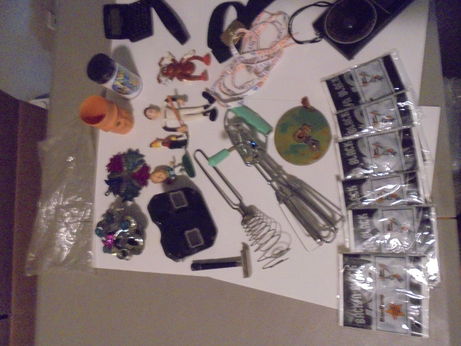 JUNK DRAWER LOT,TONY THE TIGER,AM RADIO,X-MAS,KITCHEN,X-MEN ,VIEWMASTER,TROLL,TO
