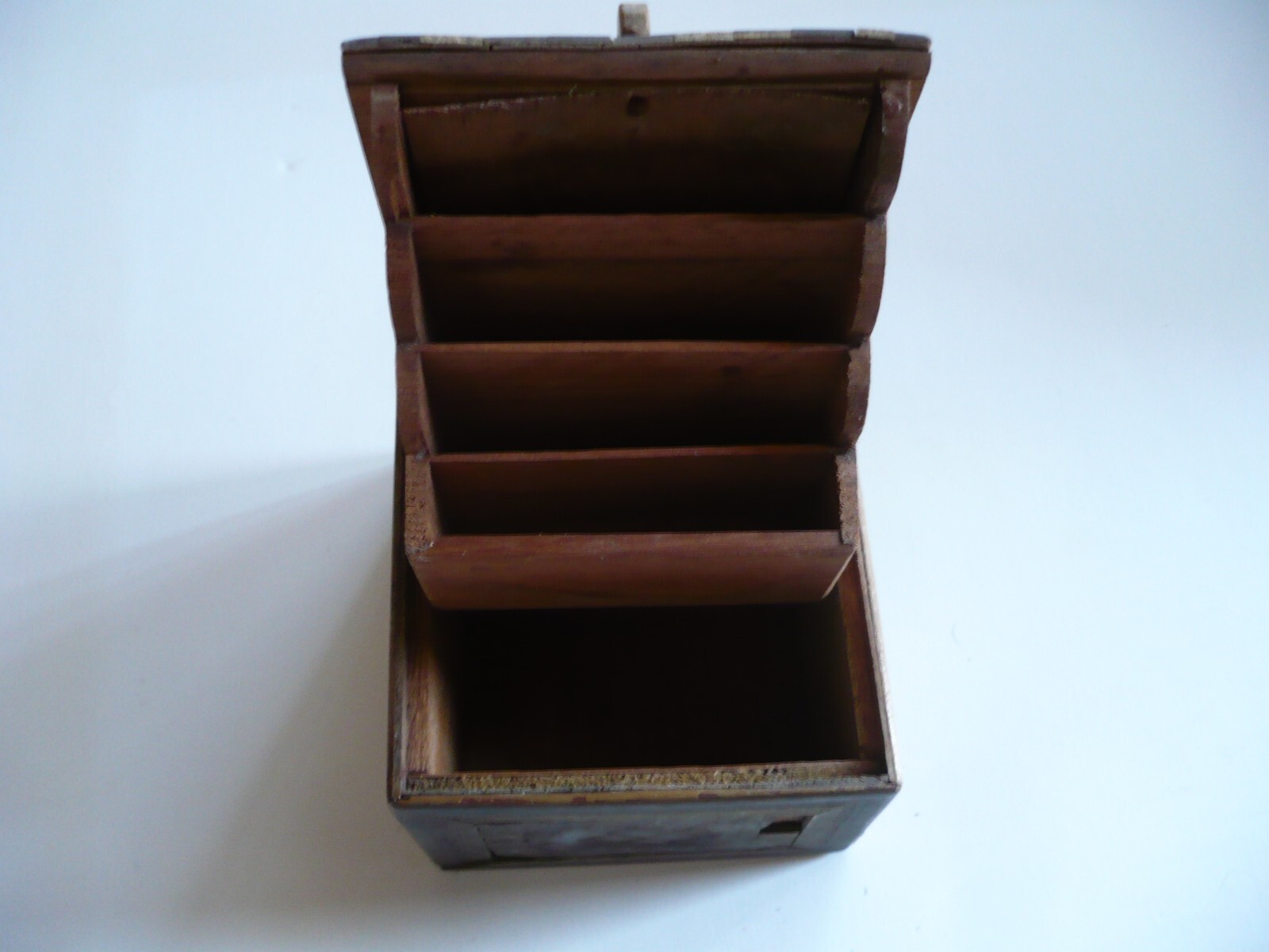 SMALL HAND CRAFTED INLAID WOOD BOX, FOLK ART, WOOD WOODEN CURIO BOX PRIMITIVE