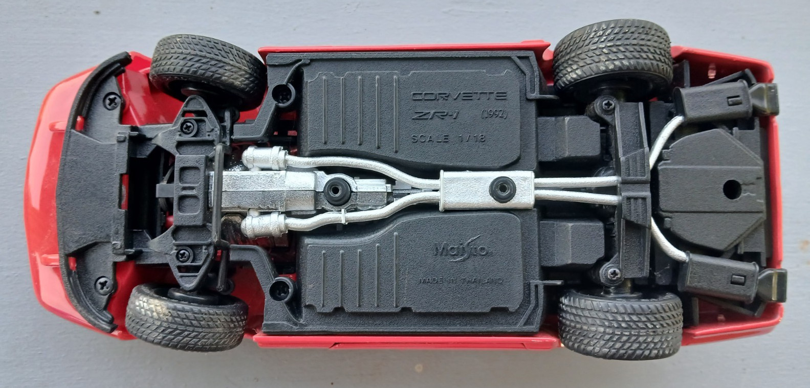 Maisto 1992 Corvette ZR-1 / Red /Diecast / Thailand / Scale 1/18