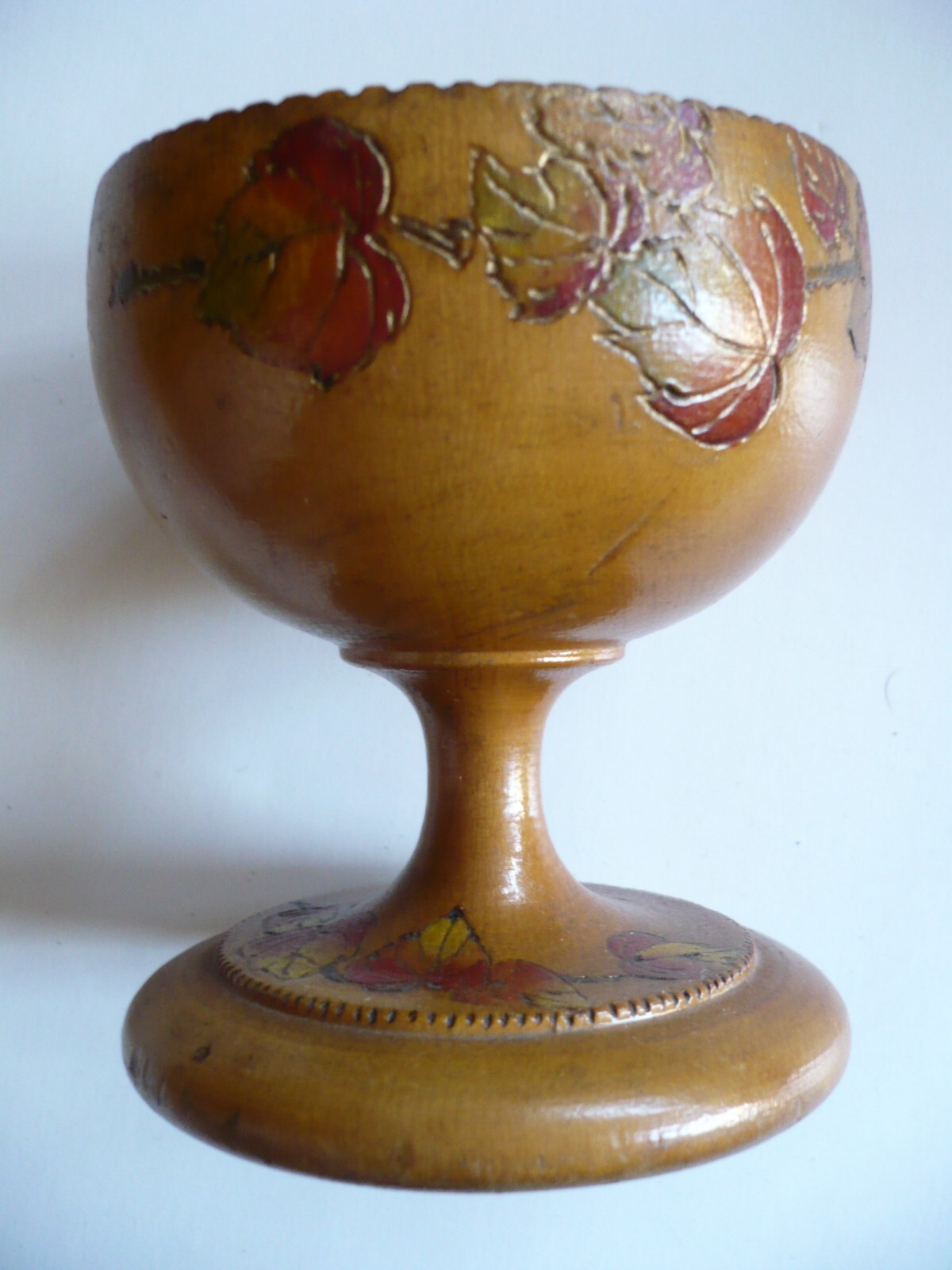 JANET EATWELL, 1961 CARVED HAND DECORATIVE WOOD CUP CURIO, Wanganul NEW ZEALAND