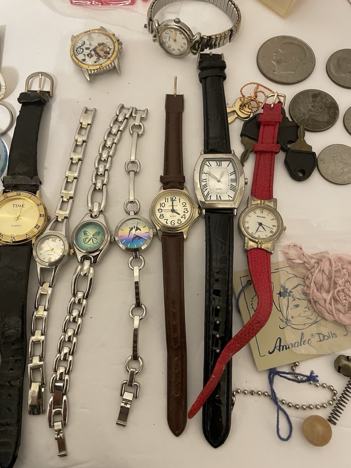 JUNK DRAWER LOT VINTAGE TO MODERN COINS UNTESTED WATCHES PINS KEYS JEWELRY +MORE