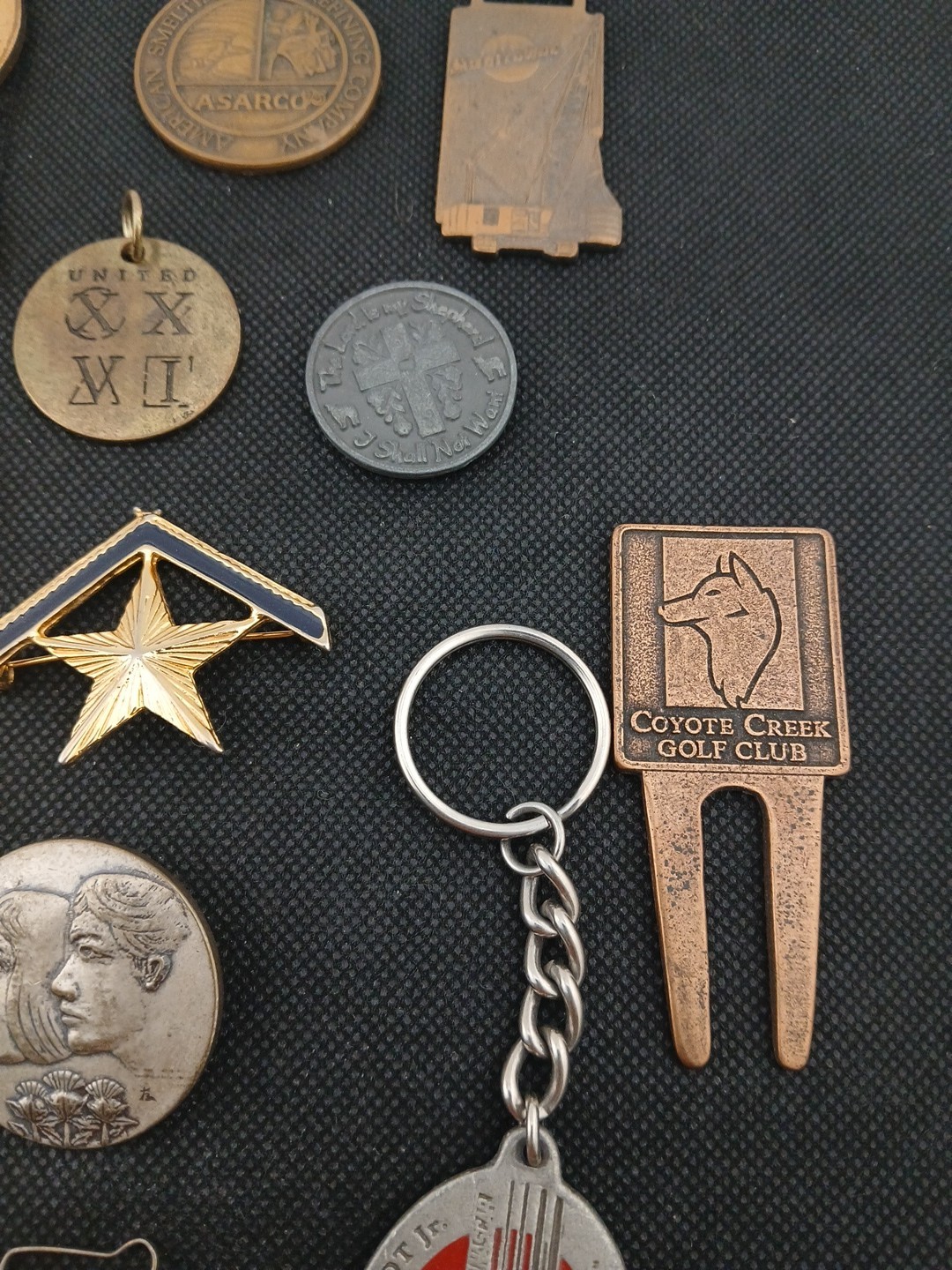 LOT OF GRANDPA’S vintage Souvenir coins pins Keychains collection