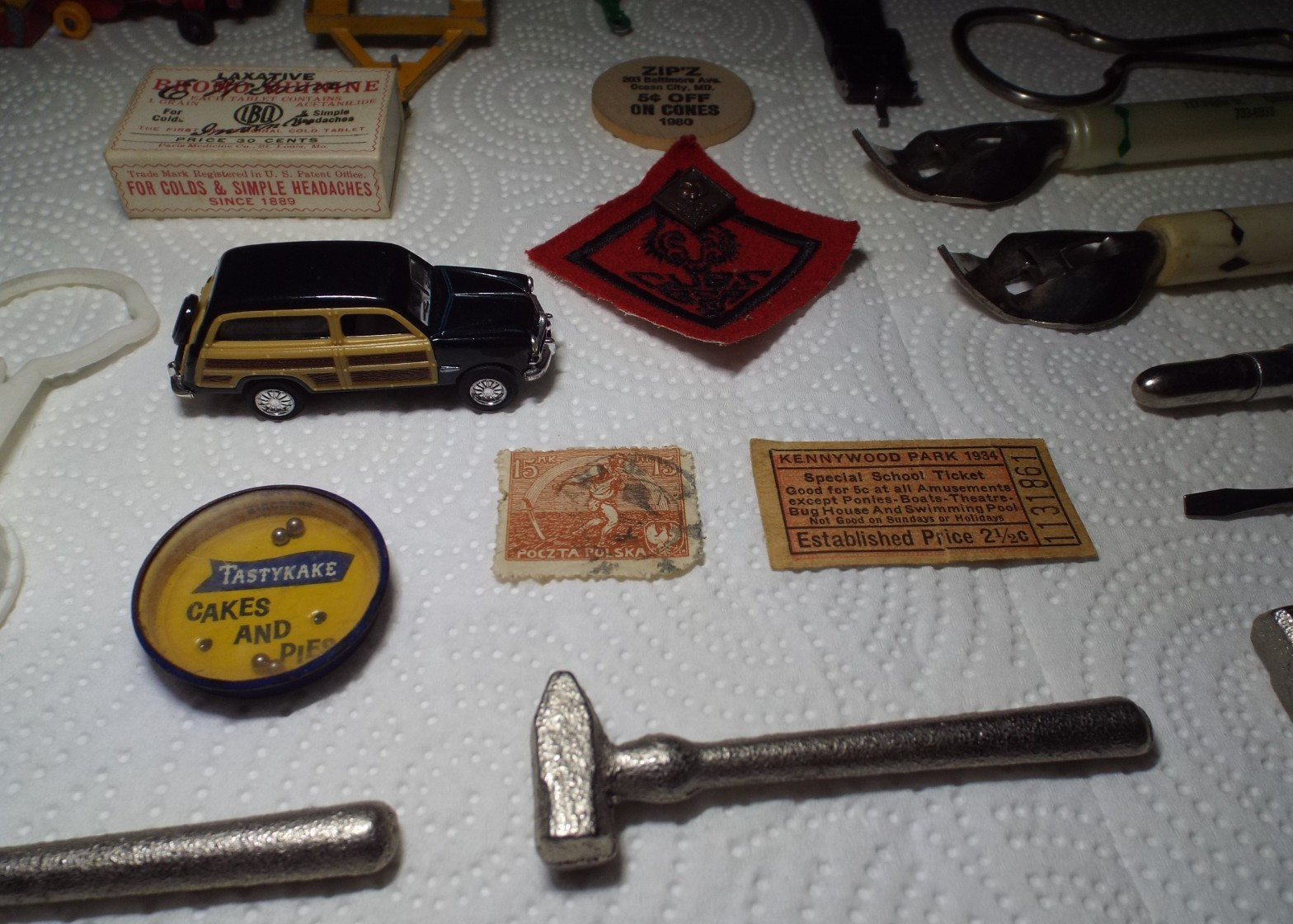 VINTAGE JUNK DRAWER LOT OF VARIOUS ITEMS READ!!
