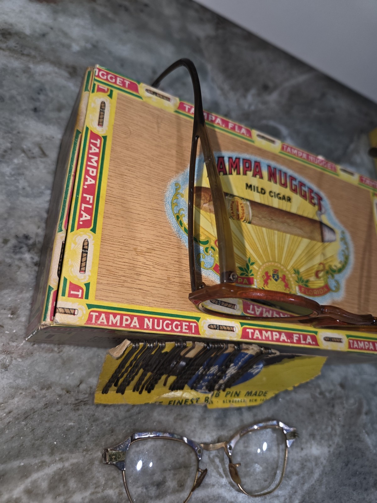 Tampa Nugget Cigar Box Lot w/ Trim Trio Tool, Combs, Eyeglasses, Sunglasses
