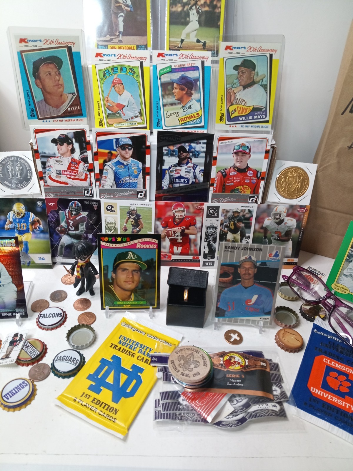Cigar Box of NOT Junk Drawer Collectibles, Mickey Mantle, Misc, #C2
