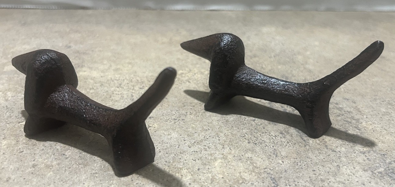 Dachshund Dinner Knife Rest, Cast Iron, Brown/Black Coloring, 3.5” Long