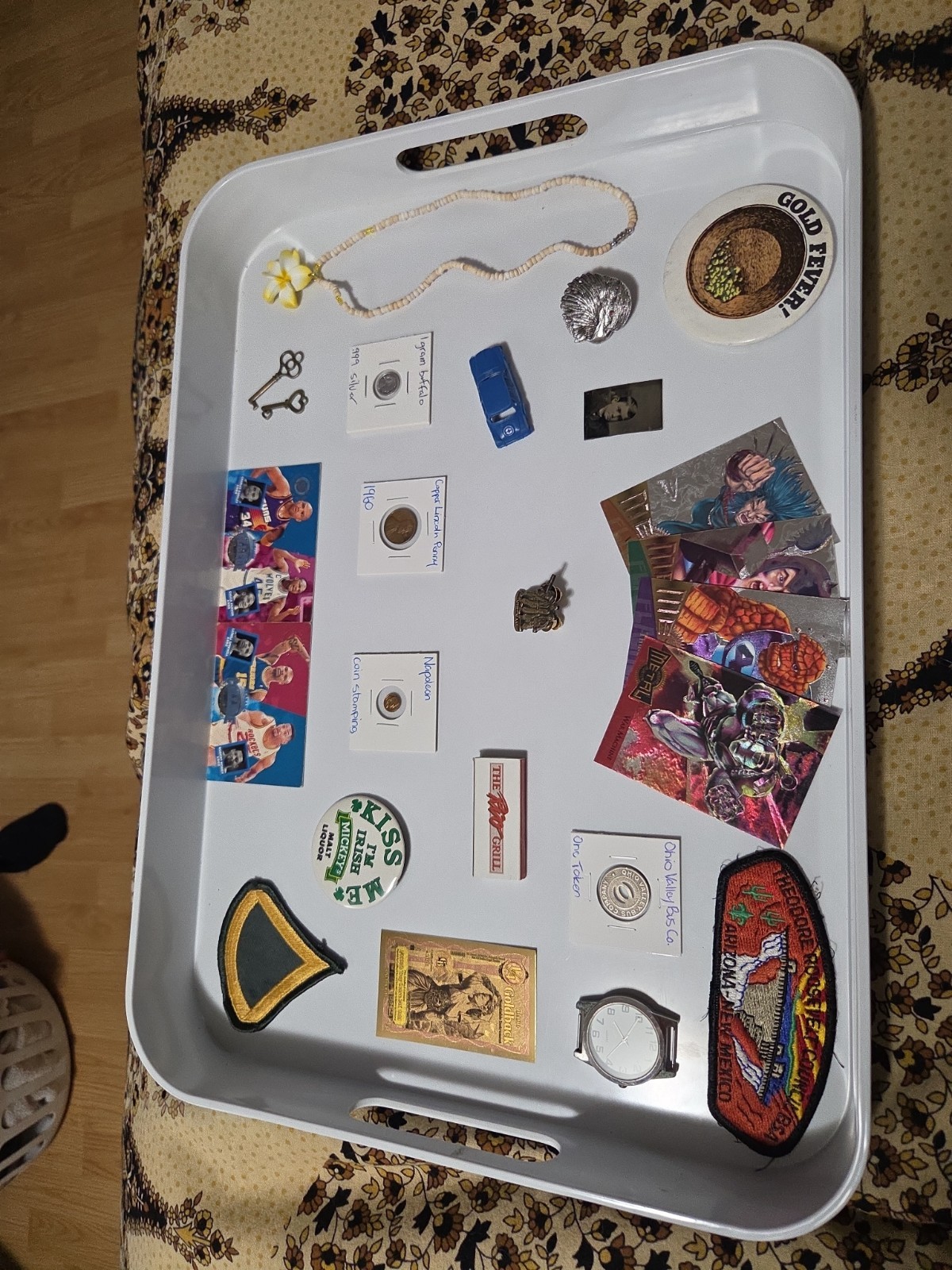 Vintage Junk Drawer Gold And Silver Sports And Comic Cards