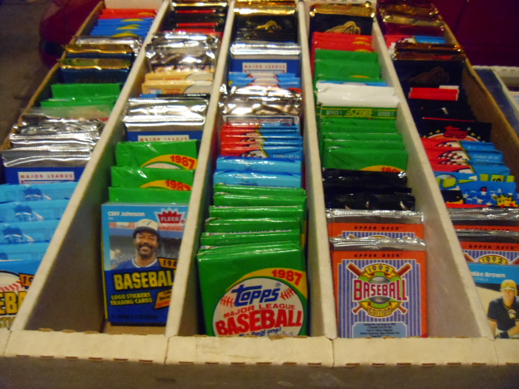 Medium USPS Box Filled With Sportscards! Unopened Packs, Vintage, FREE Mantle!