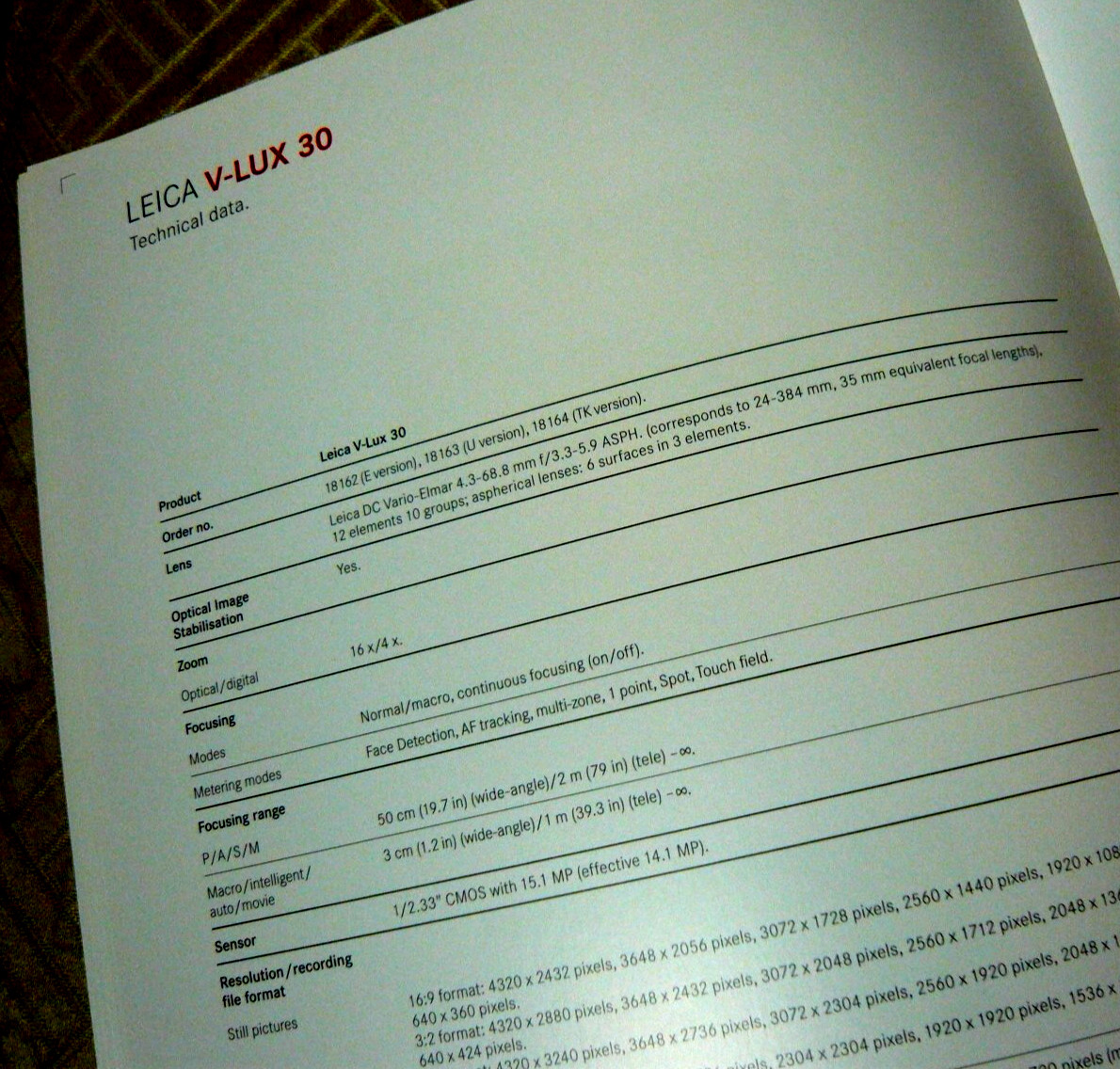The Leica V Lux 30 camera , 28 page genuine publication, english. Superb!