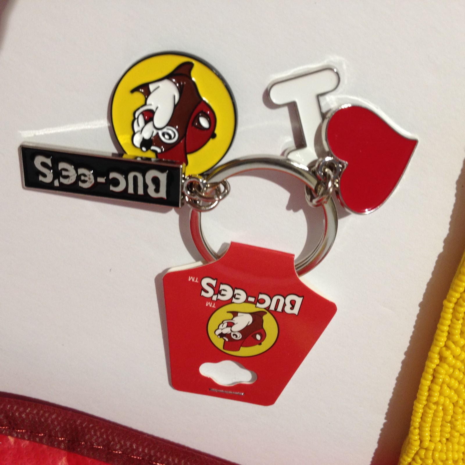 Buc-ee’s Souvenir Lot – Mascot Beaver Bag + Plastic Cup + Keychain + Beaded Bag