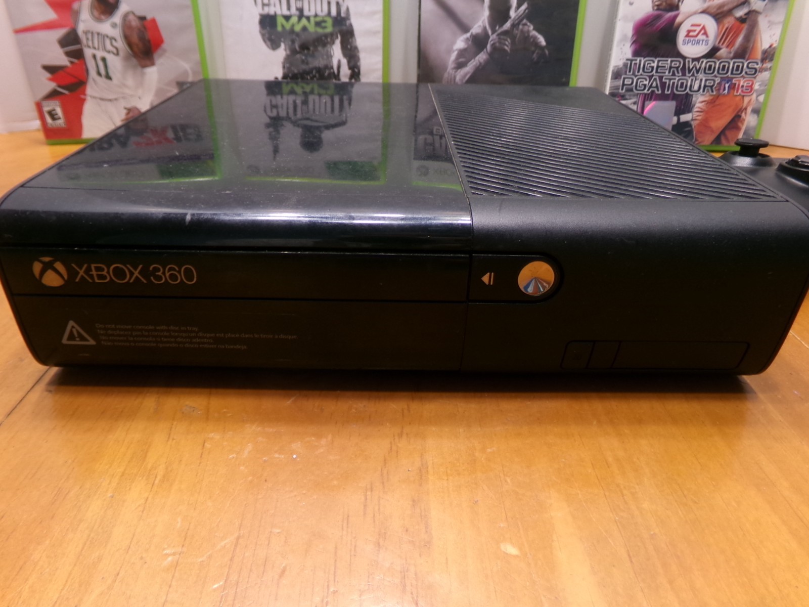 XBOX 360 BLACK VERSION + CONTROLLER & 4 COOL GAMES NONE TESTED GREAT FOR PARTS