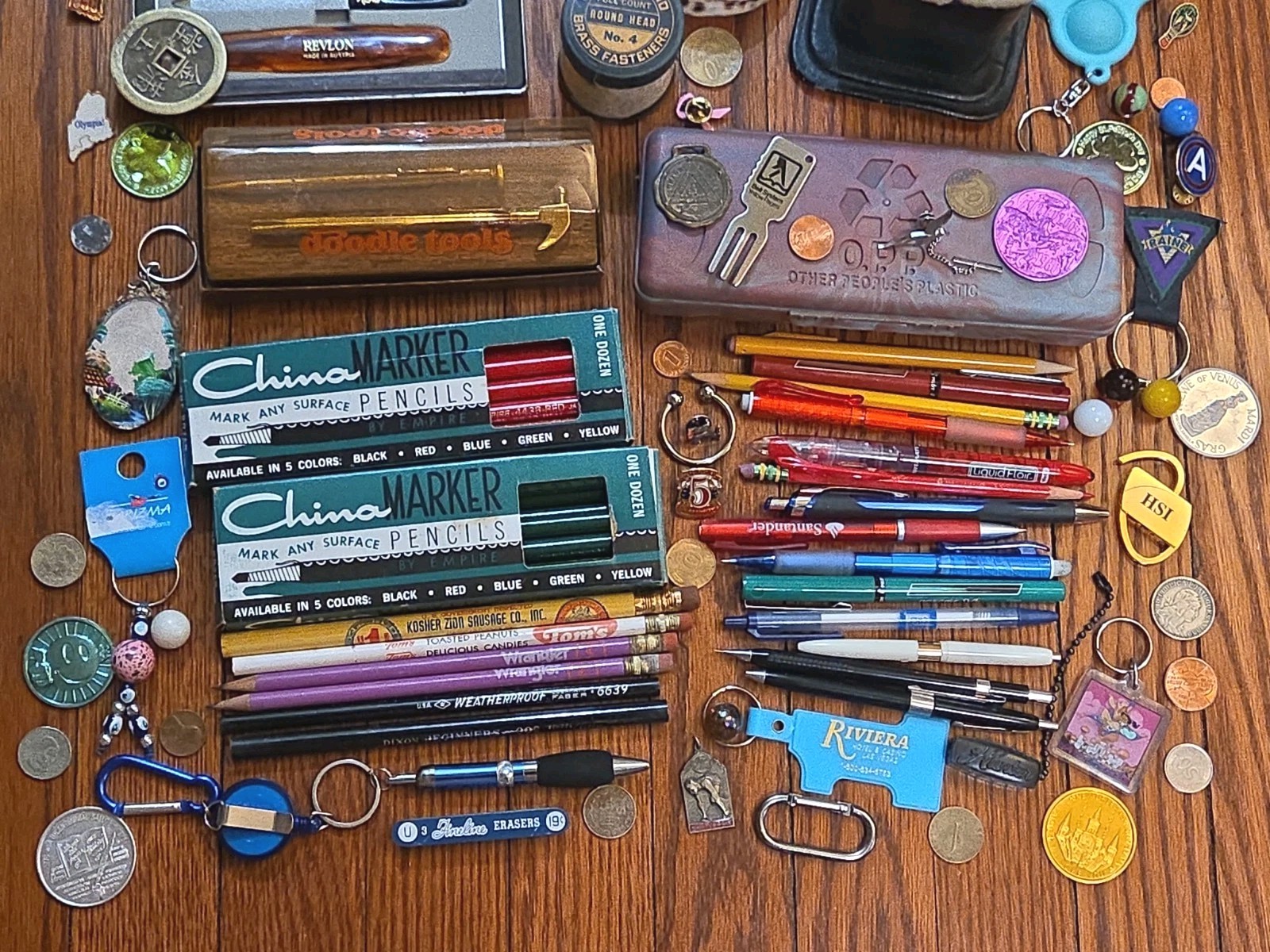 VINTAGE JUNK DRAWER LOT