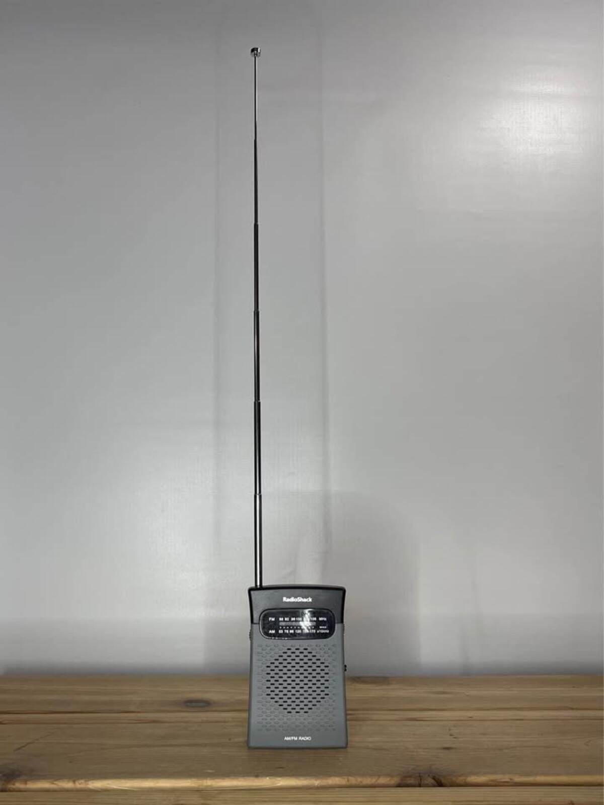 RadioShack AM/FM Pocket Radio 1200586