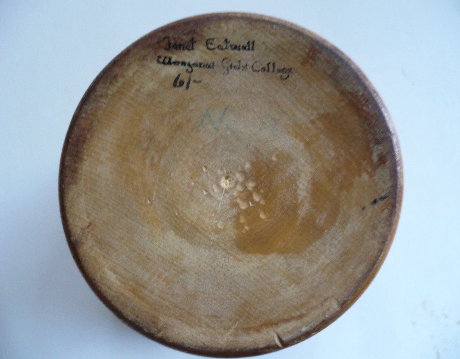 JANET EATWELL, 1961 CARVED HAND DECORATIVE WOOD CUP CURIO, Wanganul NEW ZEALAND
