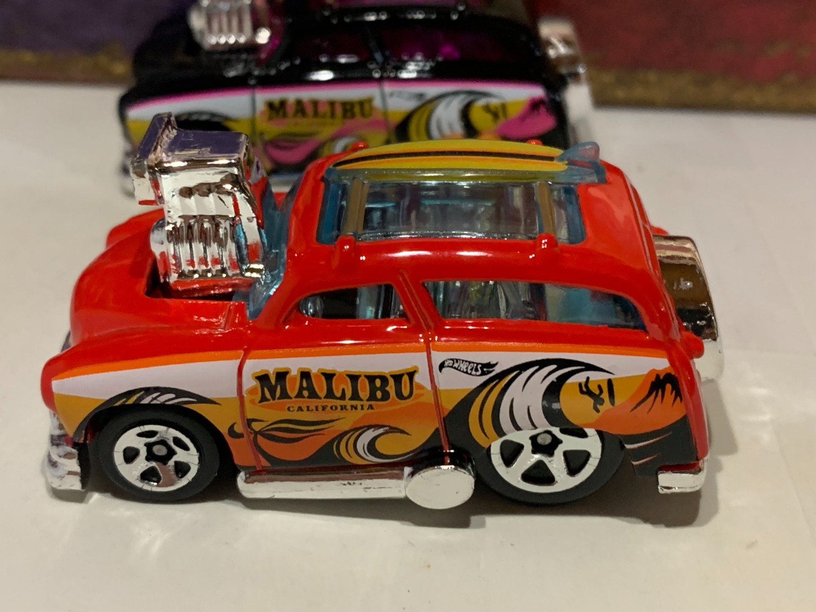 HOT WHEELS SURF N TURF X2. 2023 BLACK & RED, MALIBU NICE