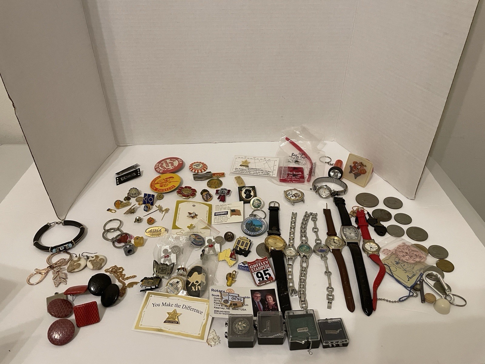 JUNK DRAWER LOT VINTAGE TO MODERN COINS UNTESTED WATCHES PINS KEYS JEWELRY +MORE