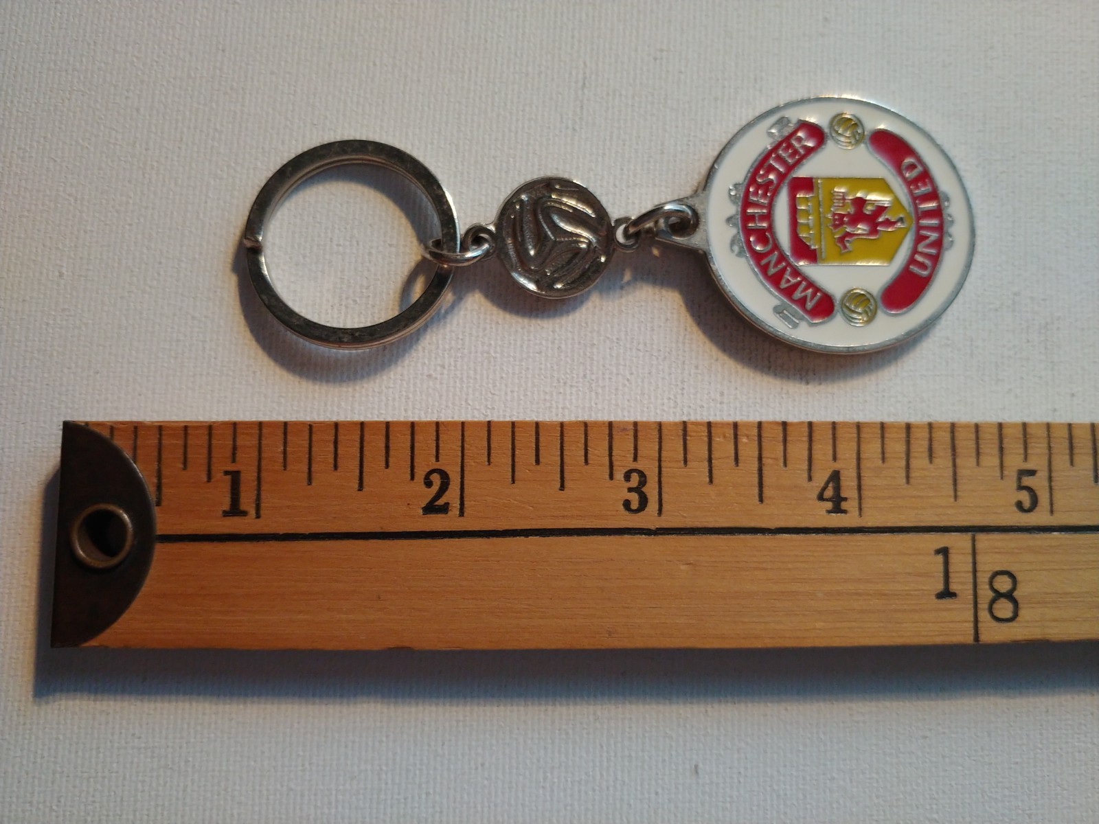 * RARE MANCHESTER UNITED ENGLAND SOCCER FUTBOL FIFA KEYCHAIN RING *