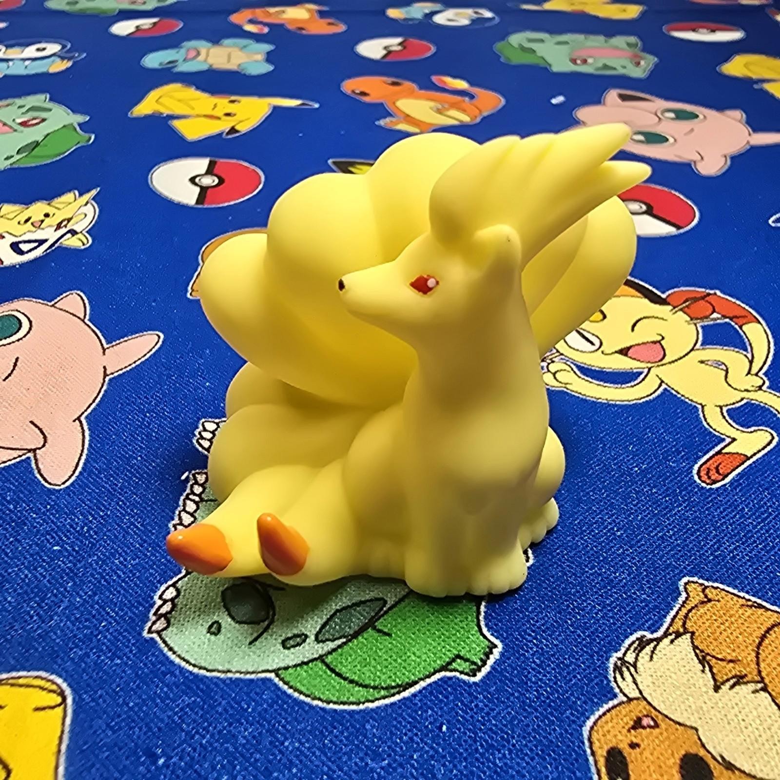 Pokemon Ninetales Yellow Figure Finger Puppet 1997 Bandai Nintendo Vintage USA