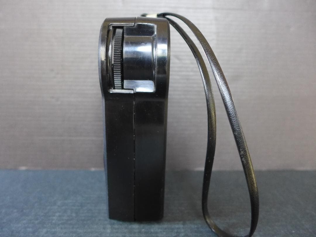 Period item [Good condition/audible item] TOSHIBA Portable AM ​​Radio RP-82