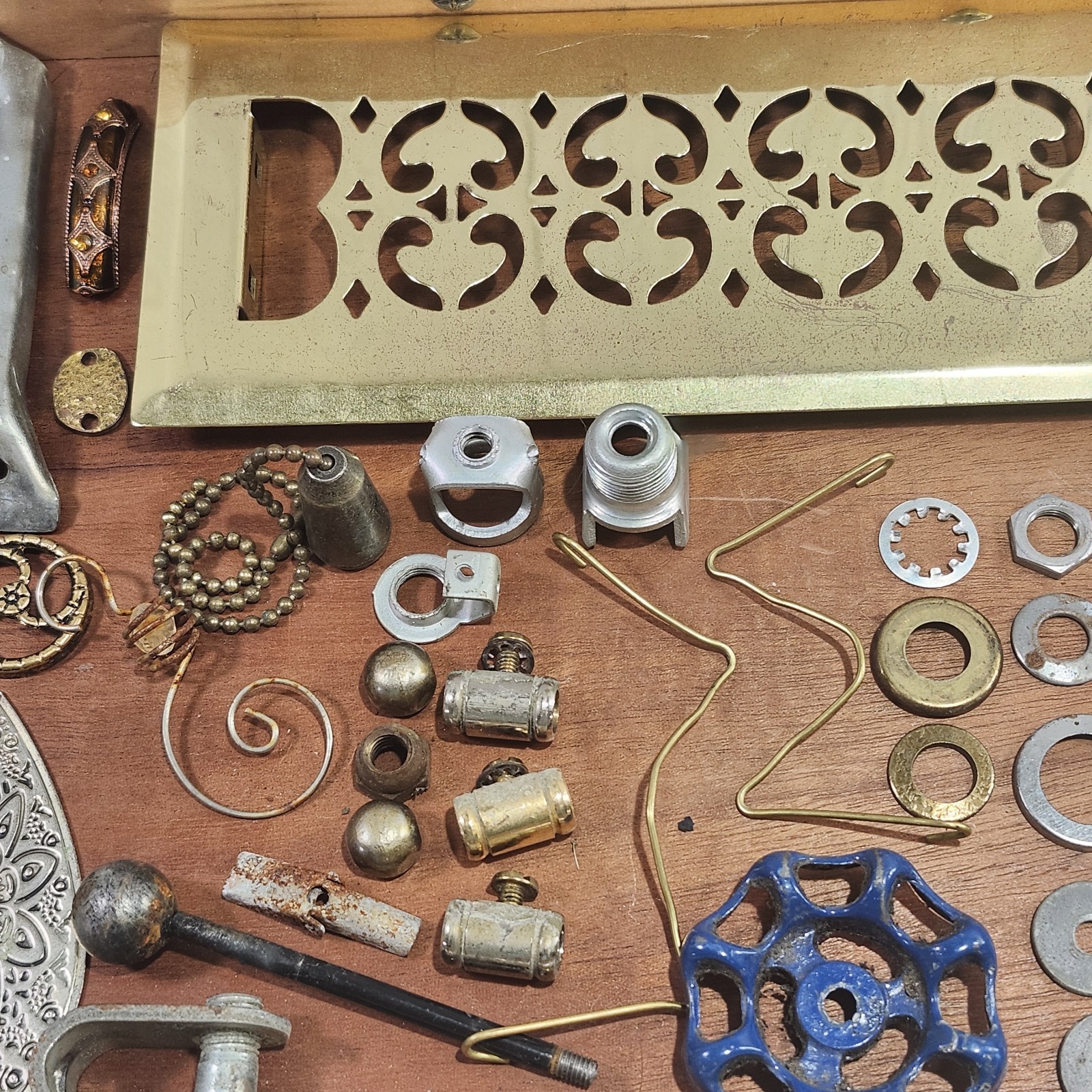 Junk Drawer Lot Mixed Metals Salvage Art Craft Assemblage Steampunk 2 lbs (MM1)