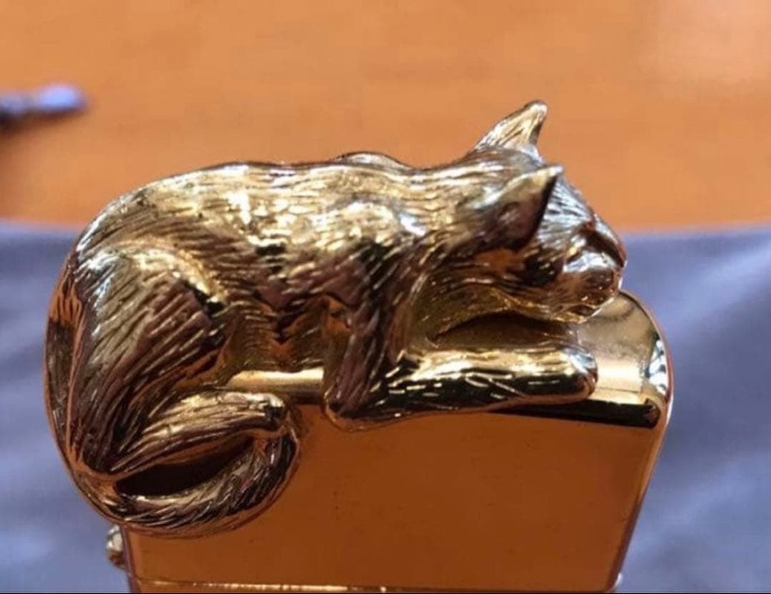 Zippo Handy Light Sculpture Series “Golden Cat” Made in 1990 Good condition