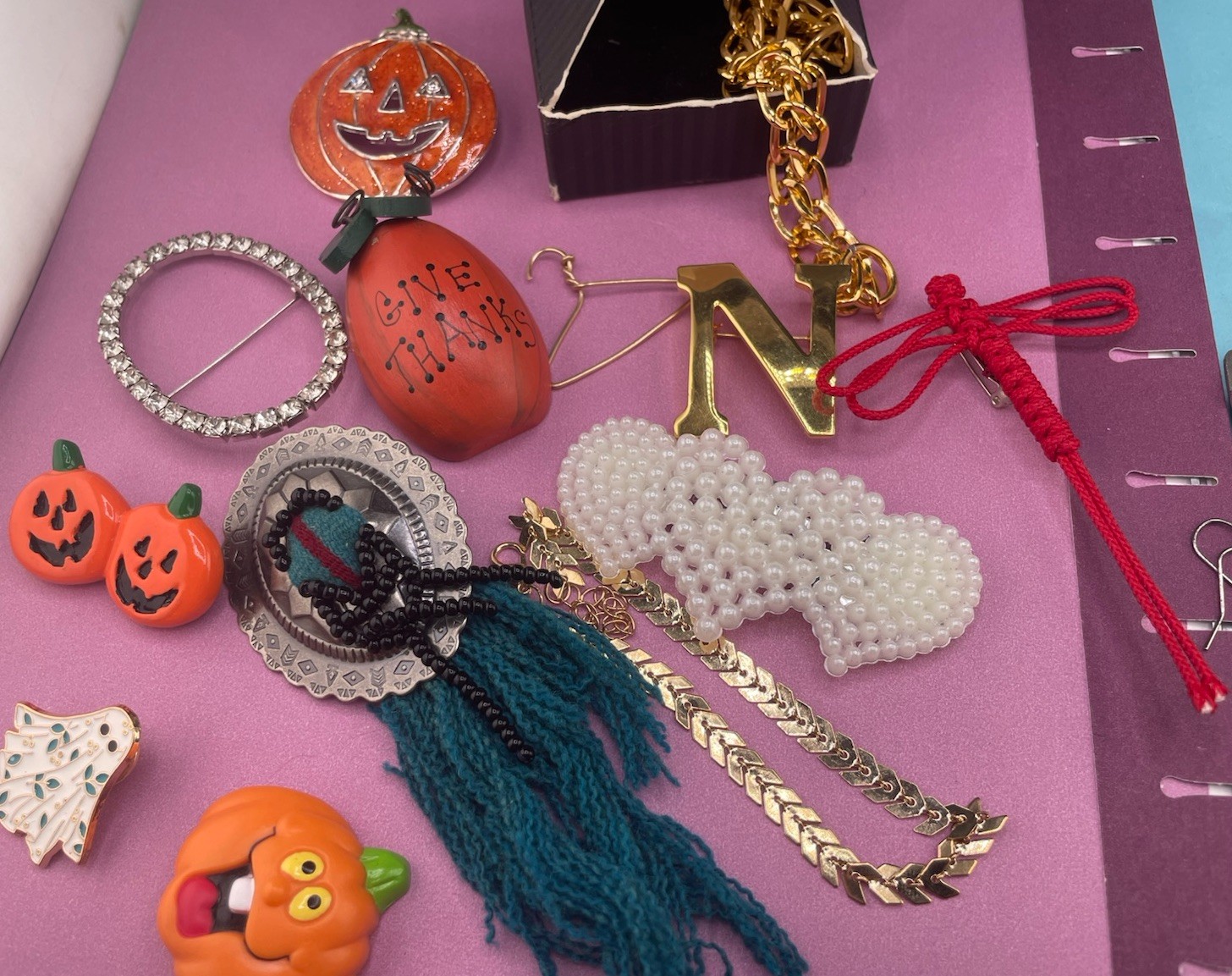 Grandmas Junk Drawer Lot Unusual Items Vintage To Modern Brooch Pin Random