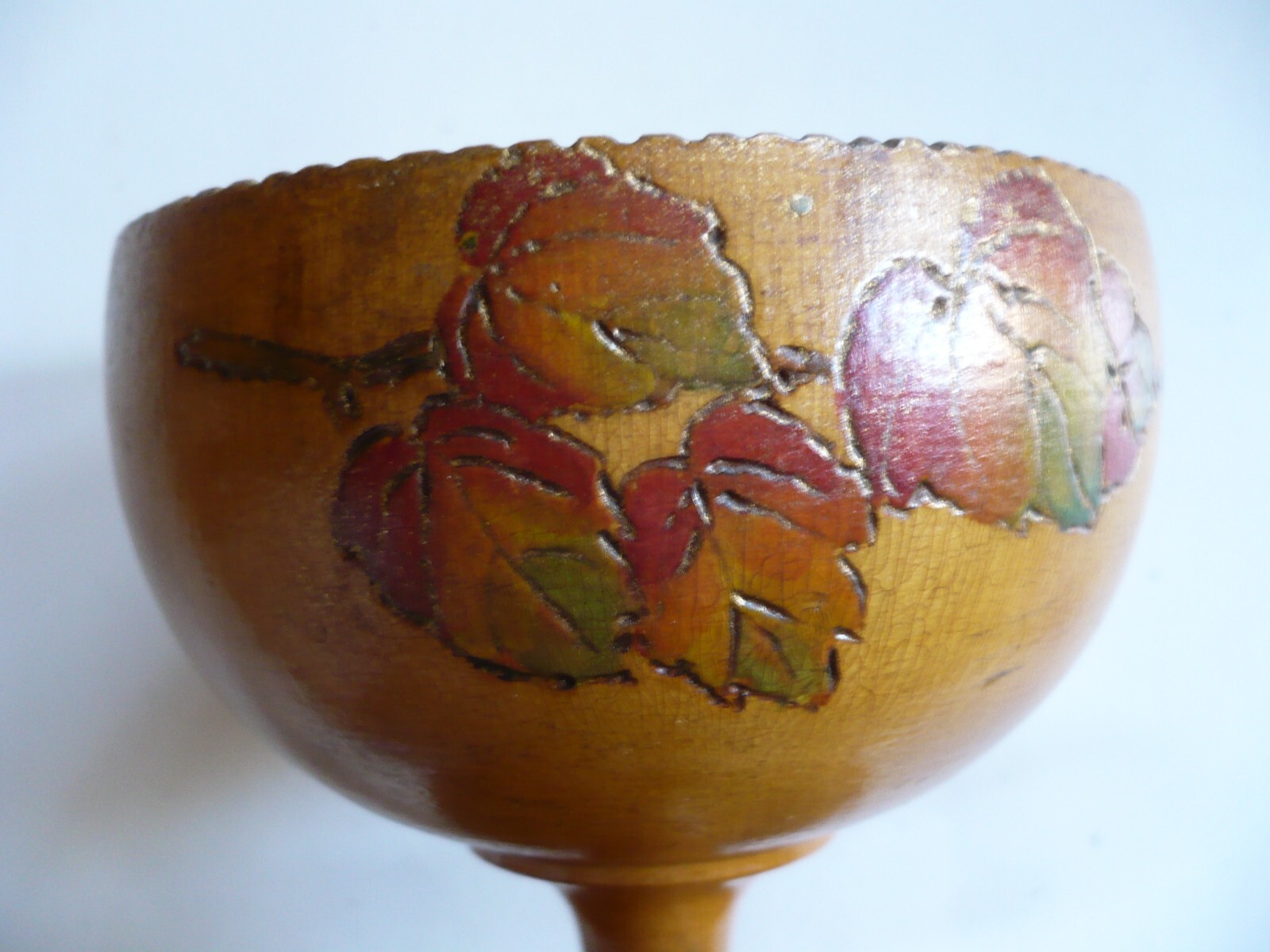 JANET EATWELL, 1961 CARVED HAND DECORATIVE WOOD CUP CURIO, Wanganul NEW ZEALAND