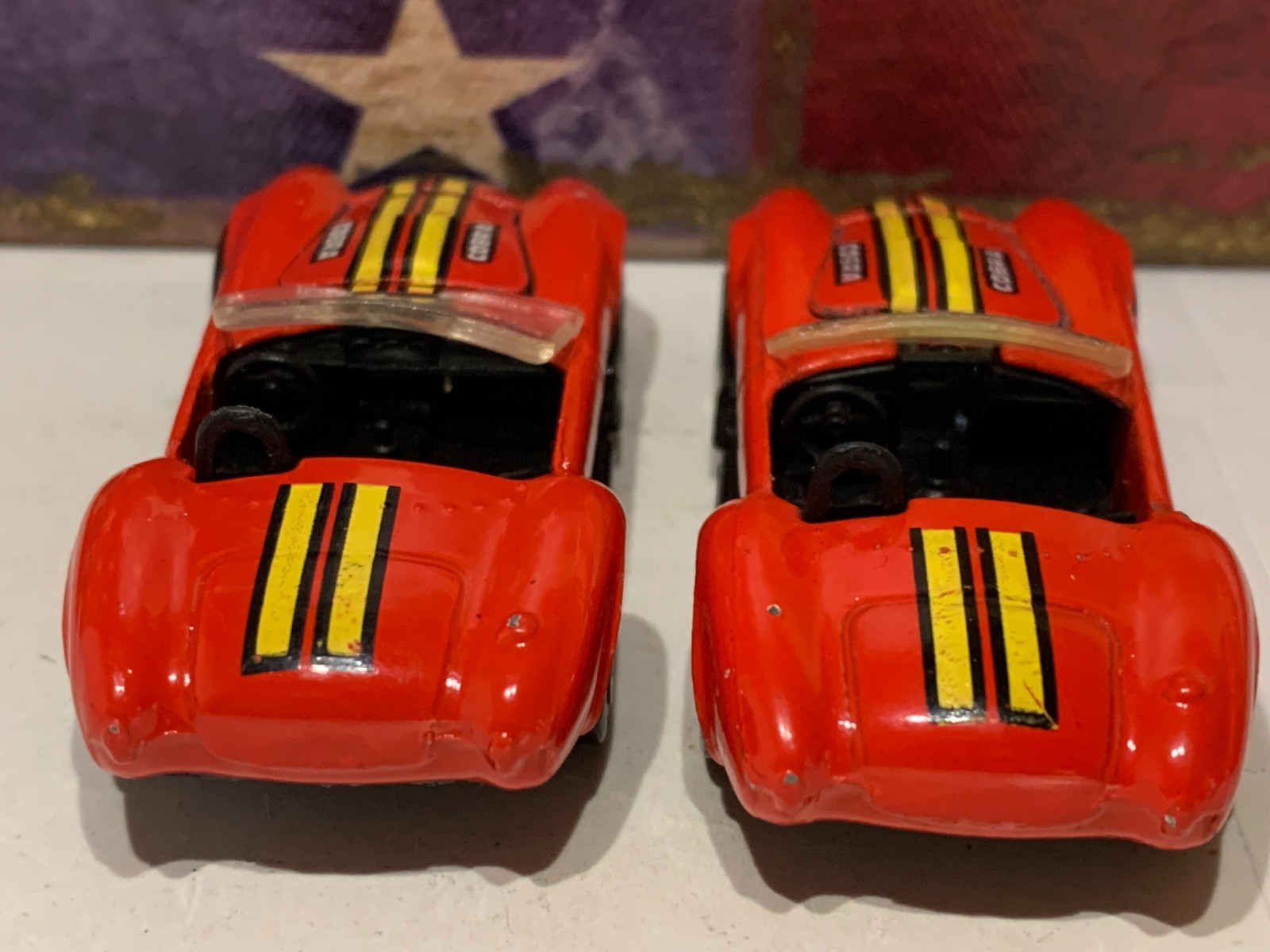 HOT WHEELS SHELBY COBRA 427 S/C X2. 1995 RED W/PLASTIC & METAL BASE VARIATION