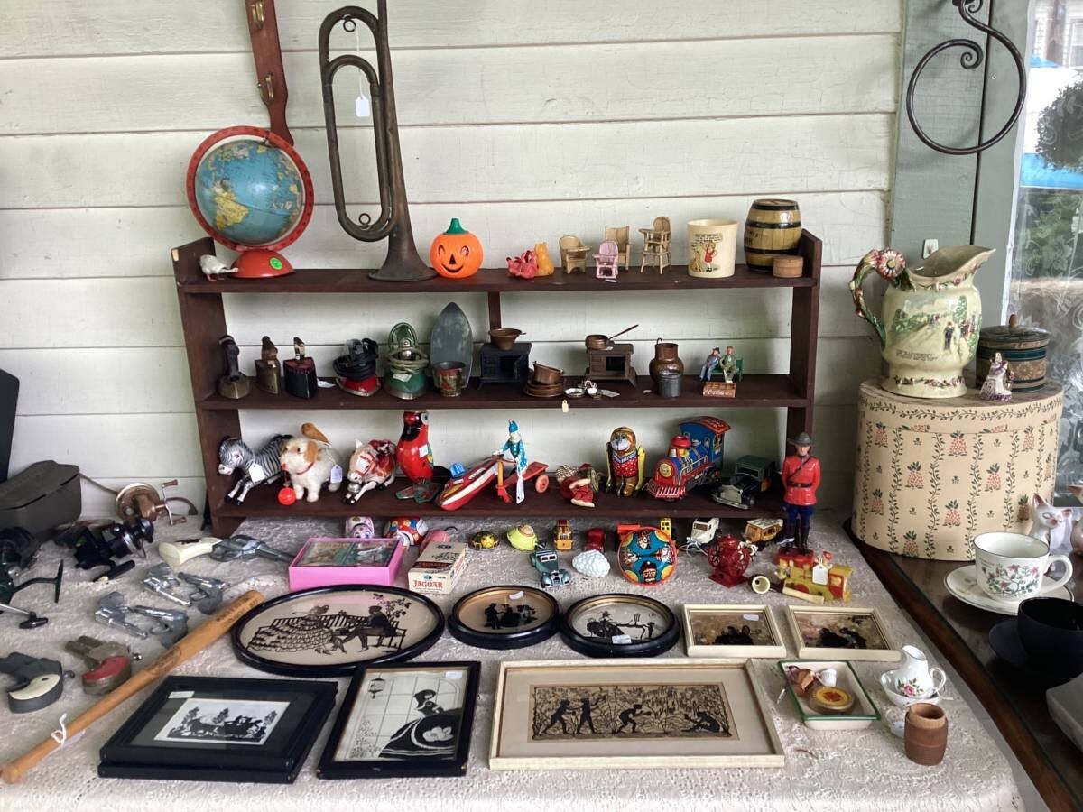 10 LB Estate Liquidation Box Lot, mixed items old & new-Junk Drawer-#938