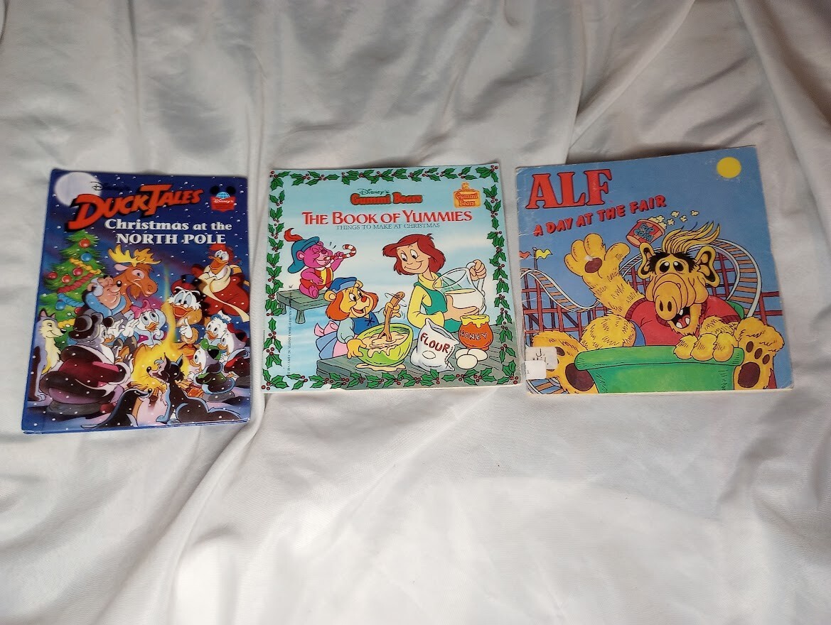 —Lot of 12 1980s 1990s kid’s books – Smurfs Hulk Hogan Duck Tales Pac-Man ALF