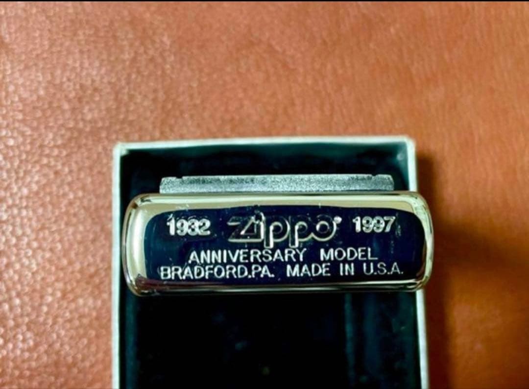 Zippo 65th Anniversary World Limited Edition (Key chain included) Made in 1997.