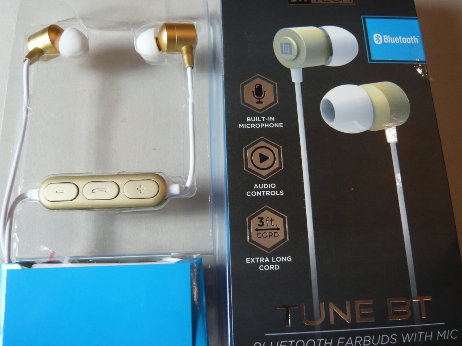 Earbuds Sport Headset 3.5mm SCHOKING SUPER BASS Stereo w/microphone.NEW !