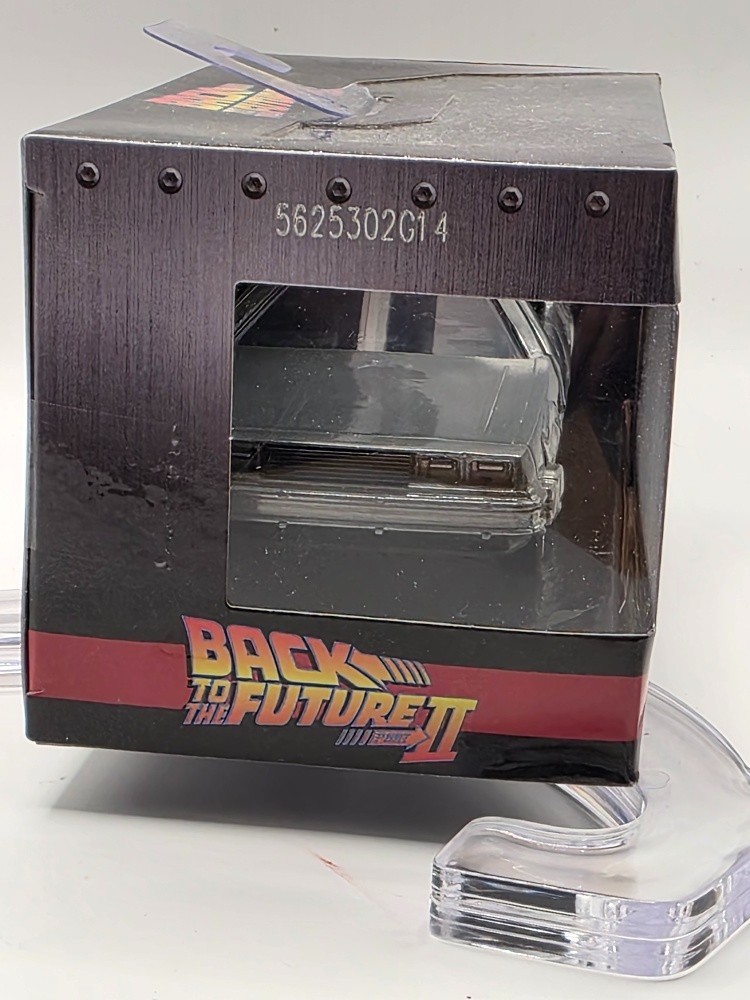 JADA BACK TO THE FUTURE ll TIME MACHINE DIE-CAST 1:32 SCALE