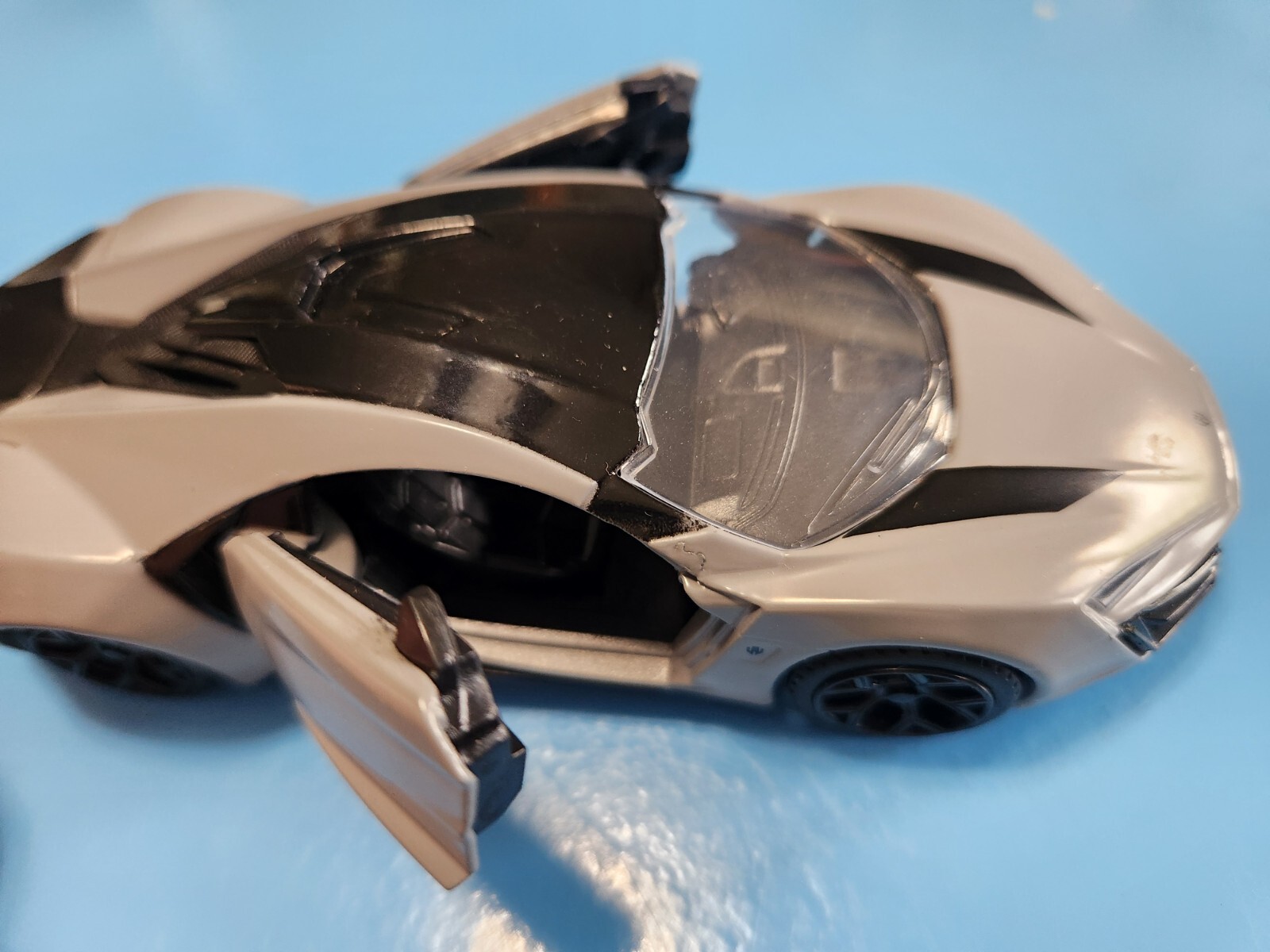 5″ Lykan Hypersport Hyper-Spec Jada Gray Diecast 1:32 Scale Pre Owned Lambo Door