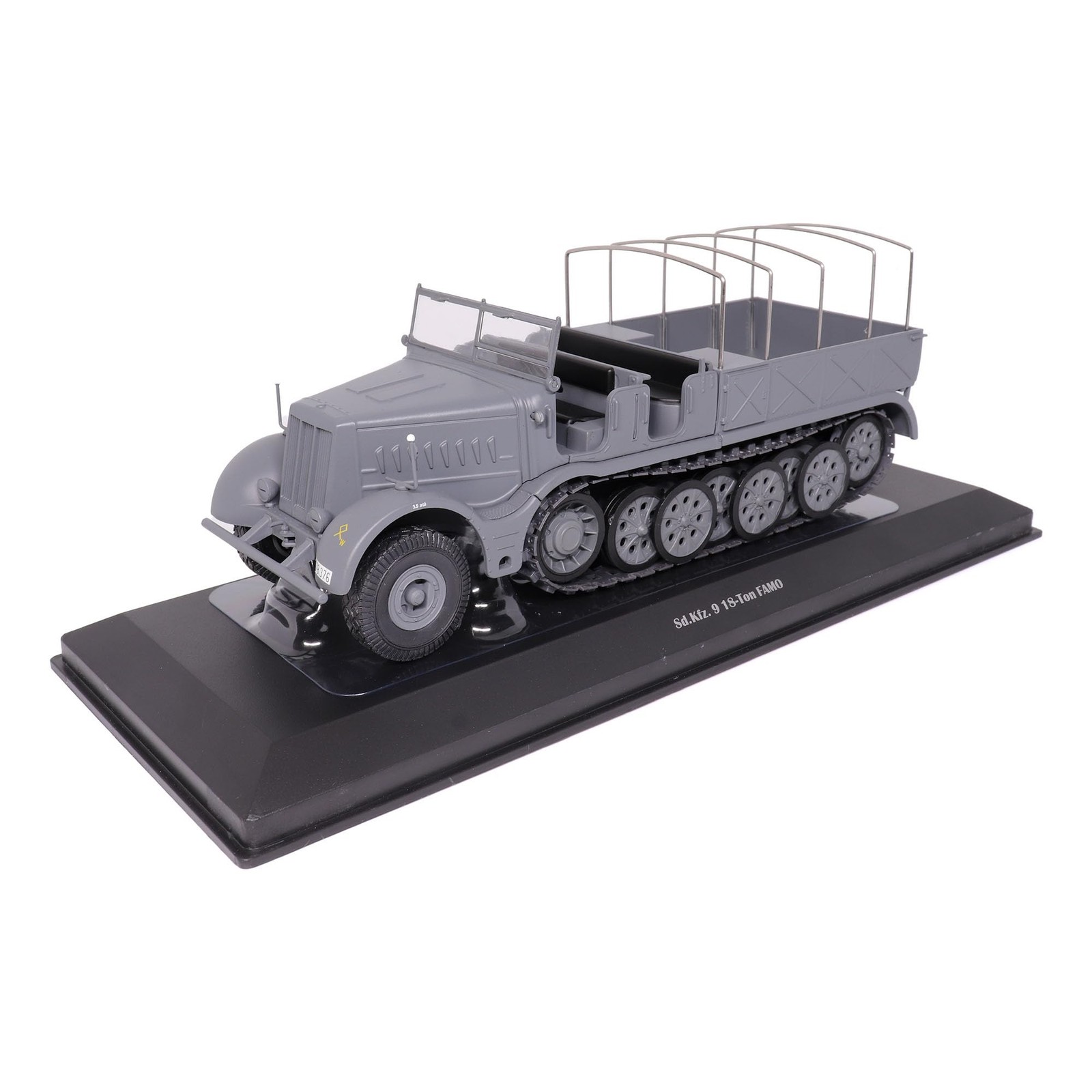 Motor City Classics 1:43 Sd.Kfz. 9 FAMO Diecast Military Model 23207