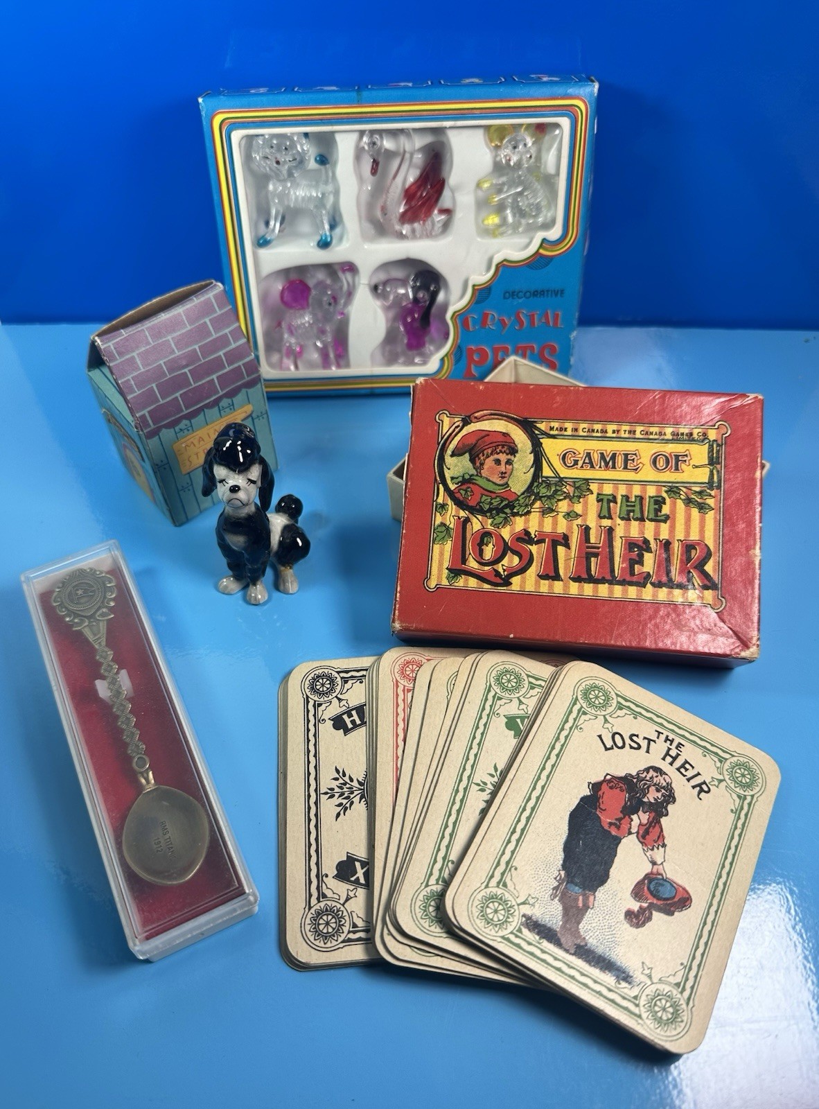 MIXED LOT VINTAGE ITEMS & ANTIQUES – Game Titanic Spoon Glass Porcelain Poodle