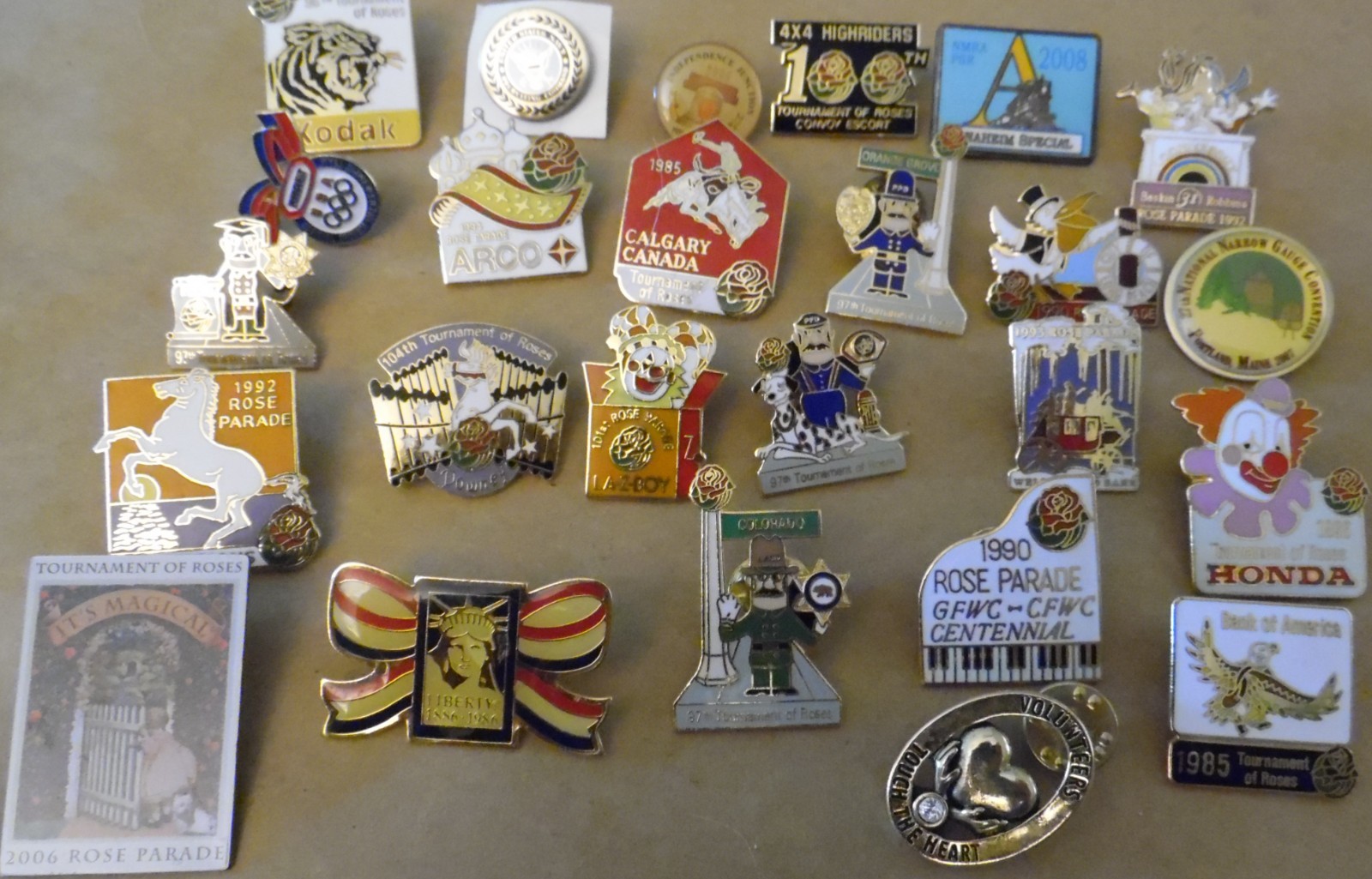 Vintage Junk Drawer Lot Estate Jewelry COINS WATCHES $2 BILLS PIN COLLECTION 180