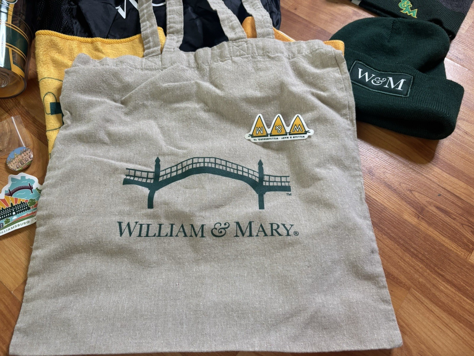 William & Mary Memorabillia Cup Bag Beanies Handtowels Pillow Cases Sticker Pin