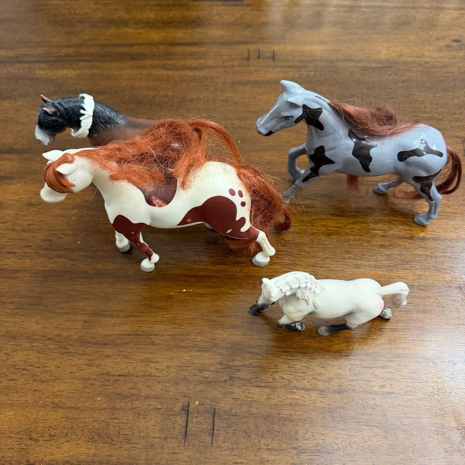 Horses – Figurines / Collectible Toy (4 pieces)