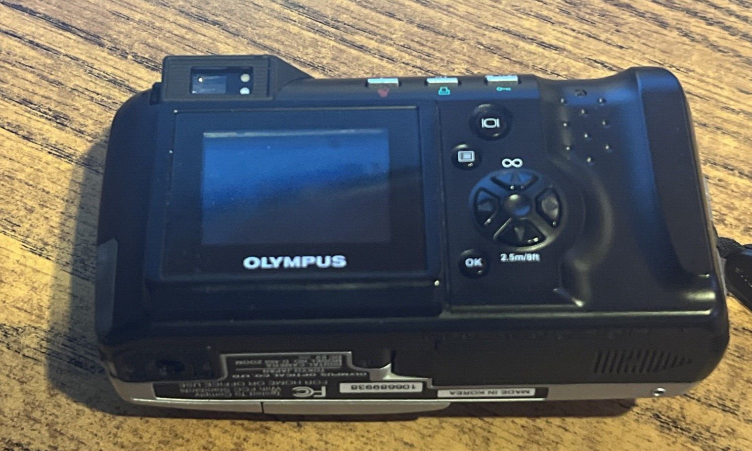 Junk Drawer Olympus D-460 Zoom Silver 1.3 Mega Pixel Digital Camera – 3x Optical