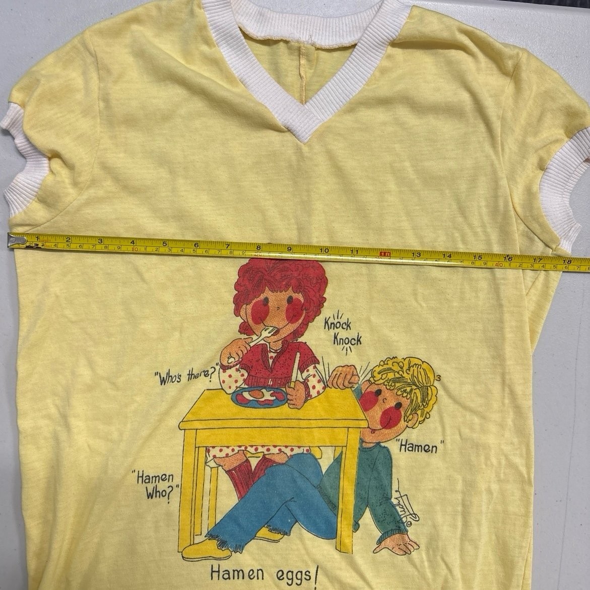 Vintage 1980s Kids Nightgown Knock-Knock Joke Graphic Yellow Puffed Sleeves