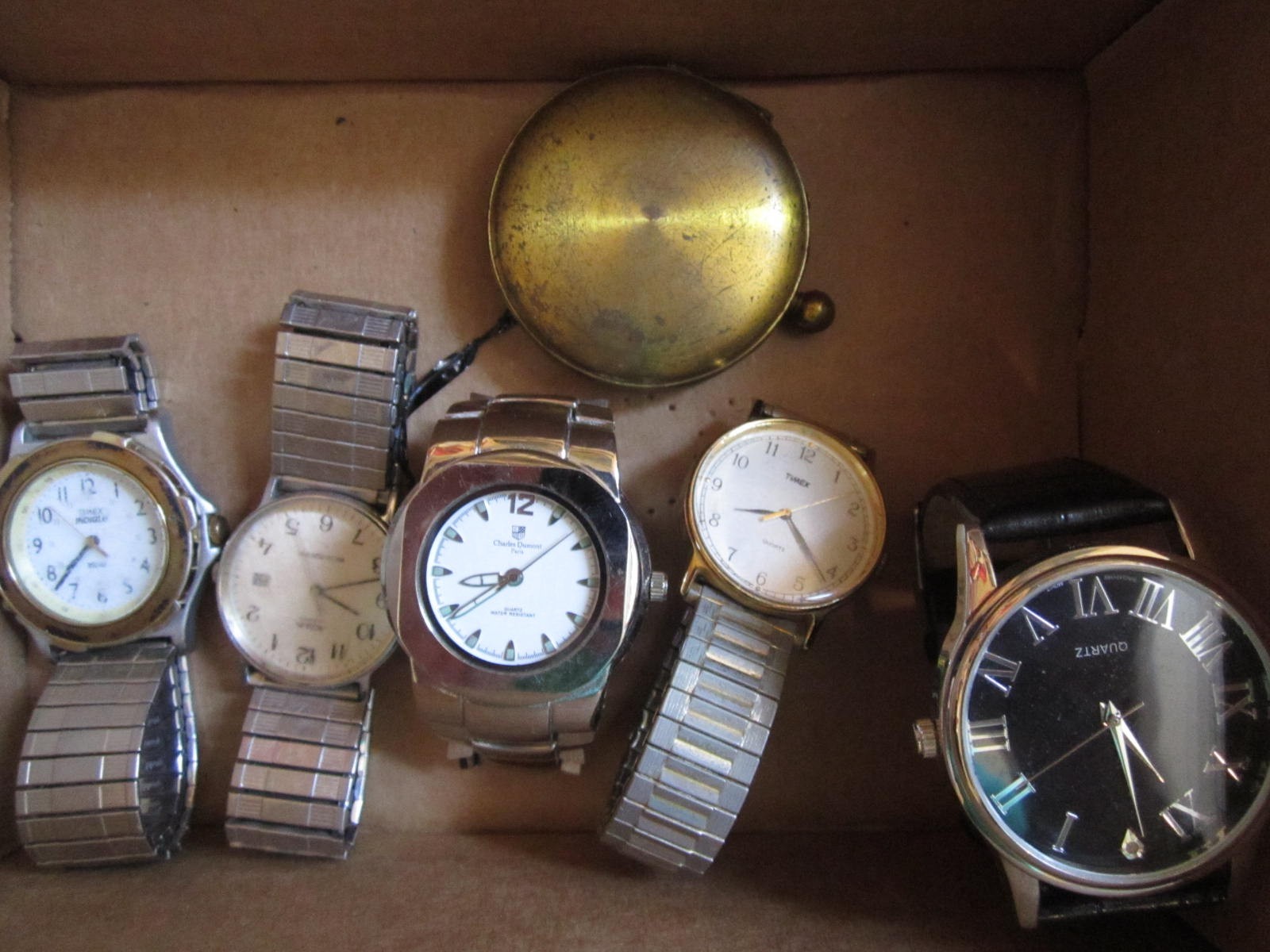 junk drawer lot vintage collectibles Lot of 5 untested watches and brass compass