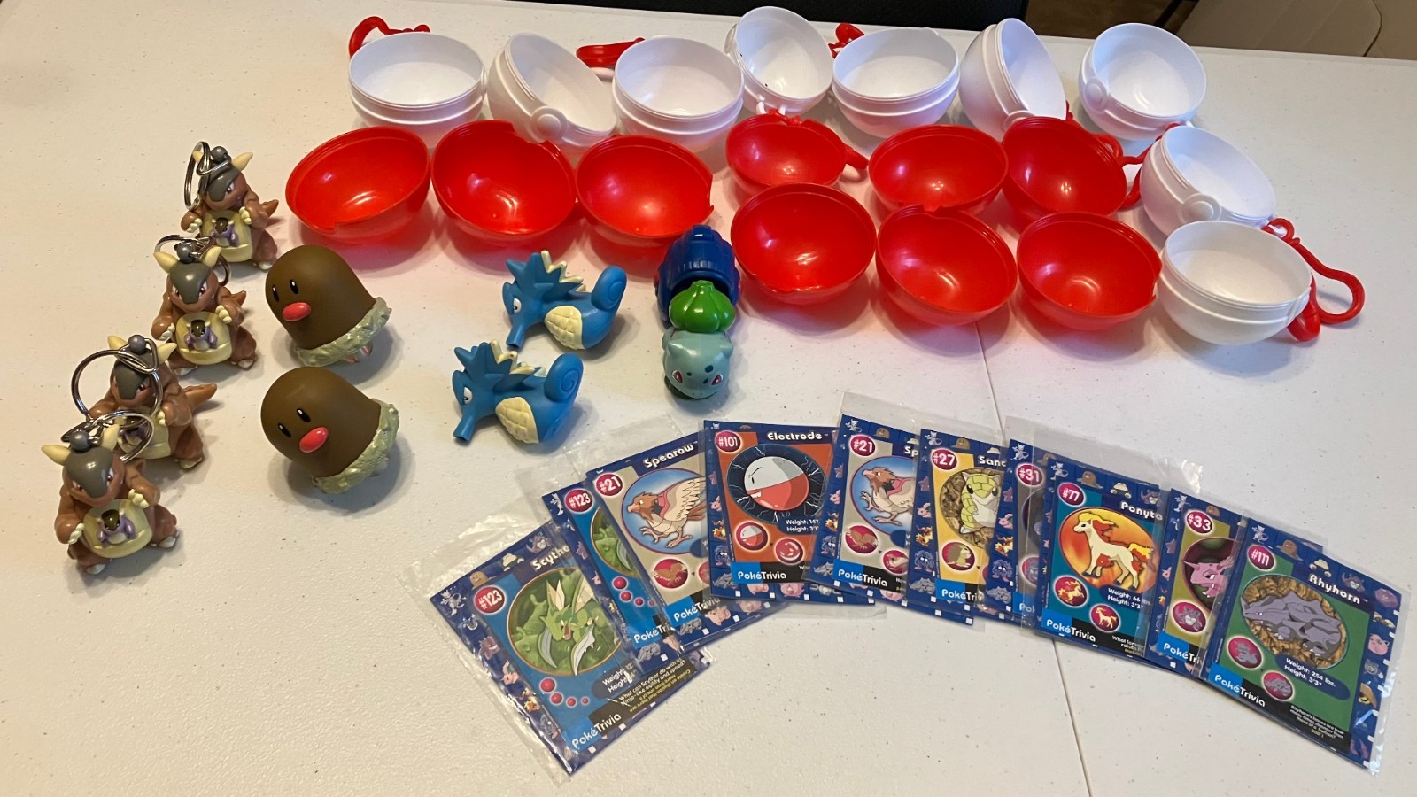 POKEMON TOYS & CARDS GROUP! I THINK 1999 BURGER KING. WHAT U SEE IS WHAT U GET!