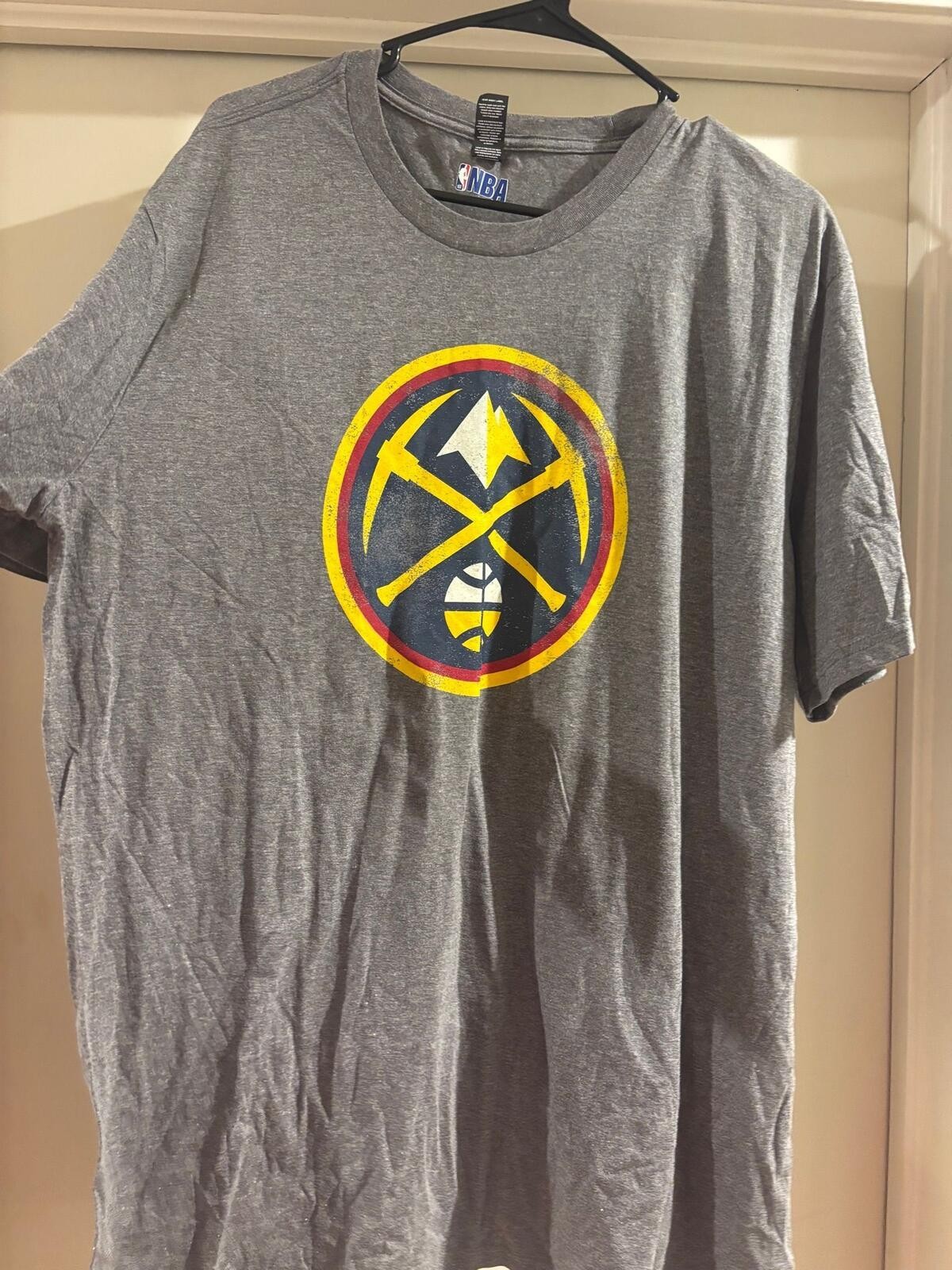 Denver Nuggets Distressed Logo NBA Graphic Tee Gray Unisex 2XL NWOT