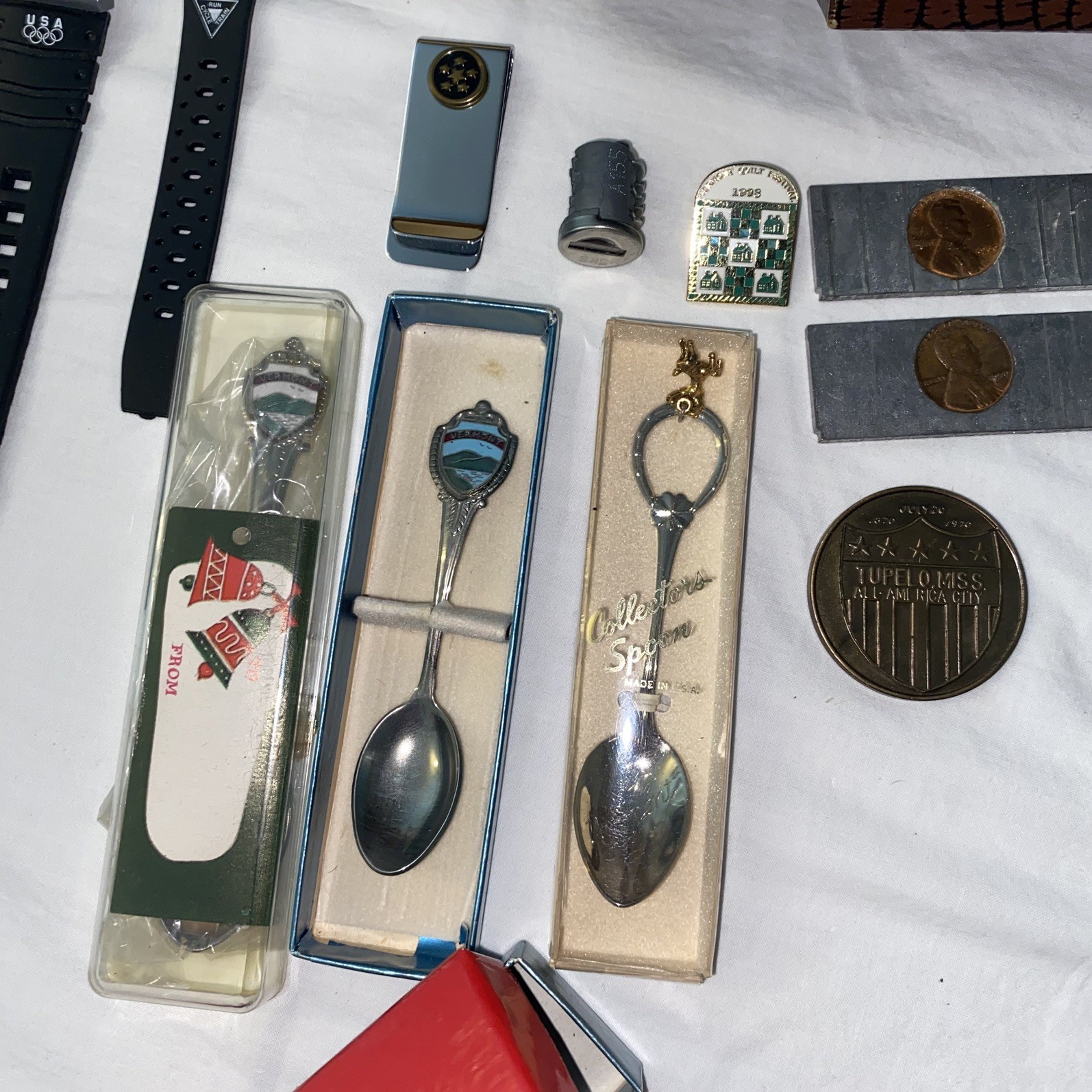 Beautiful Vintage Junk Drawer mixed Lot Watches Medals Pins Jewelry etc!