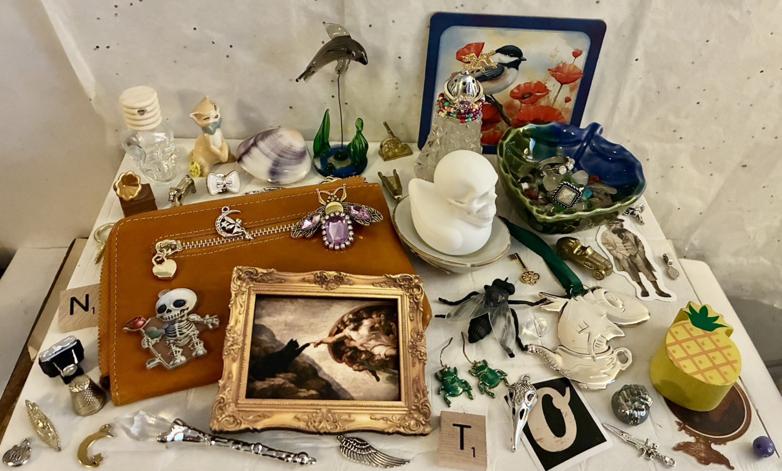 Vtg Now Michelangelo Cat Painting Goth Skull Wallet Charms Junk Drawer Art Lot