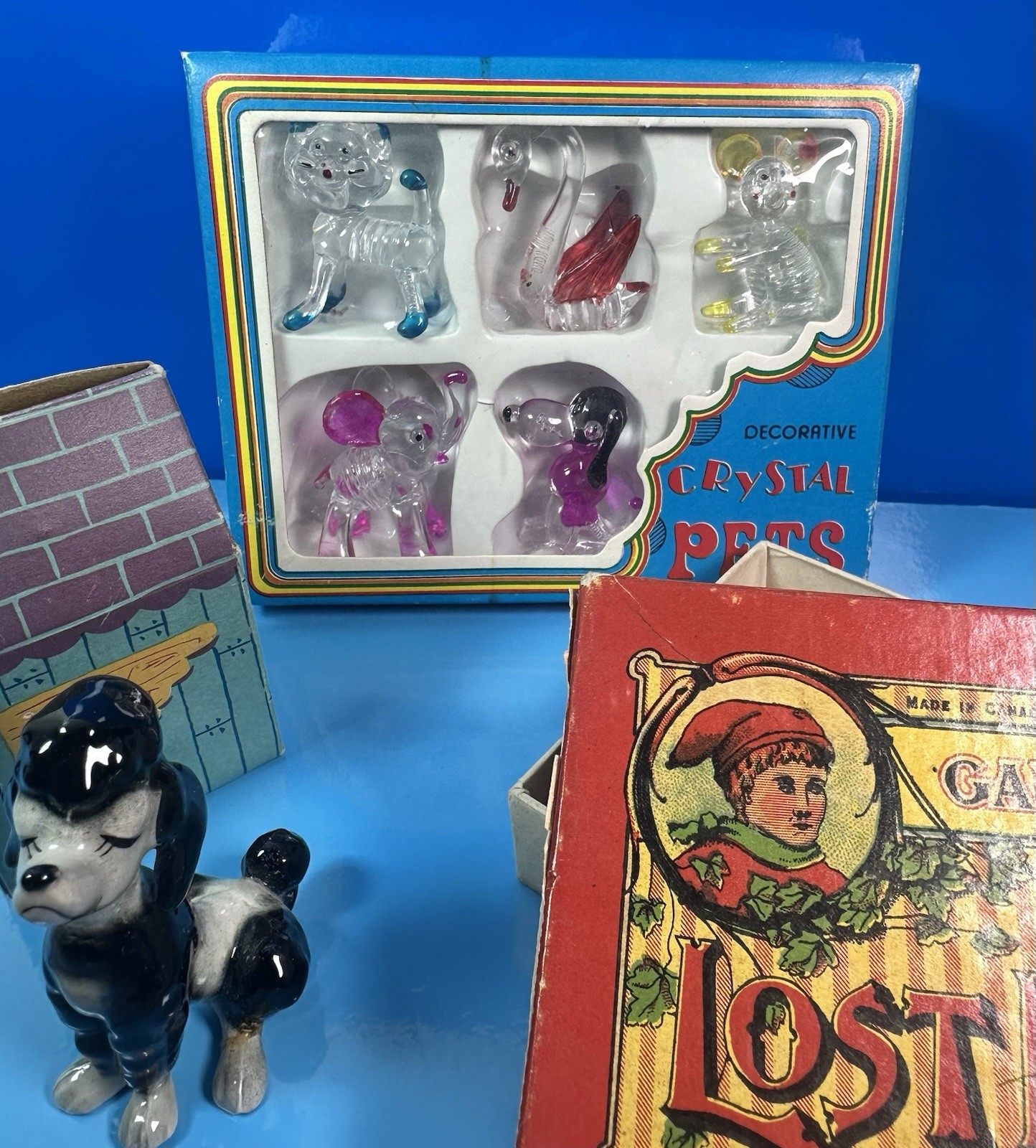 MIXED LOT VINTAGE ITEMS & ANTIQUES – Game Titanic Spoon Glass Porcelain Poodle