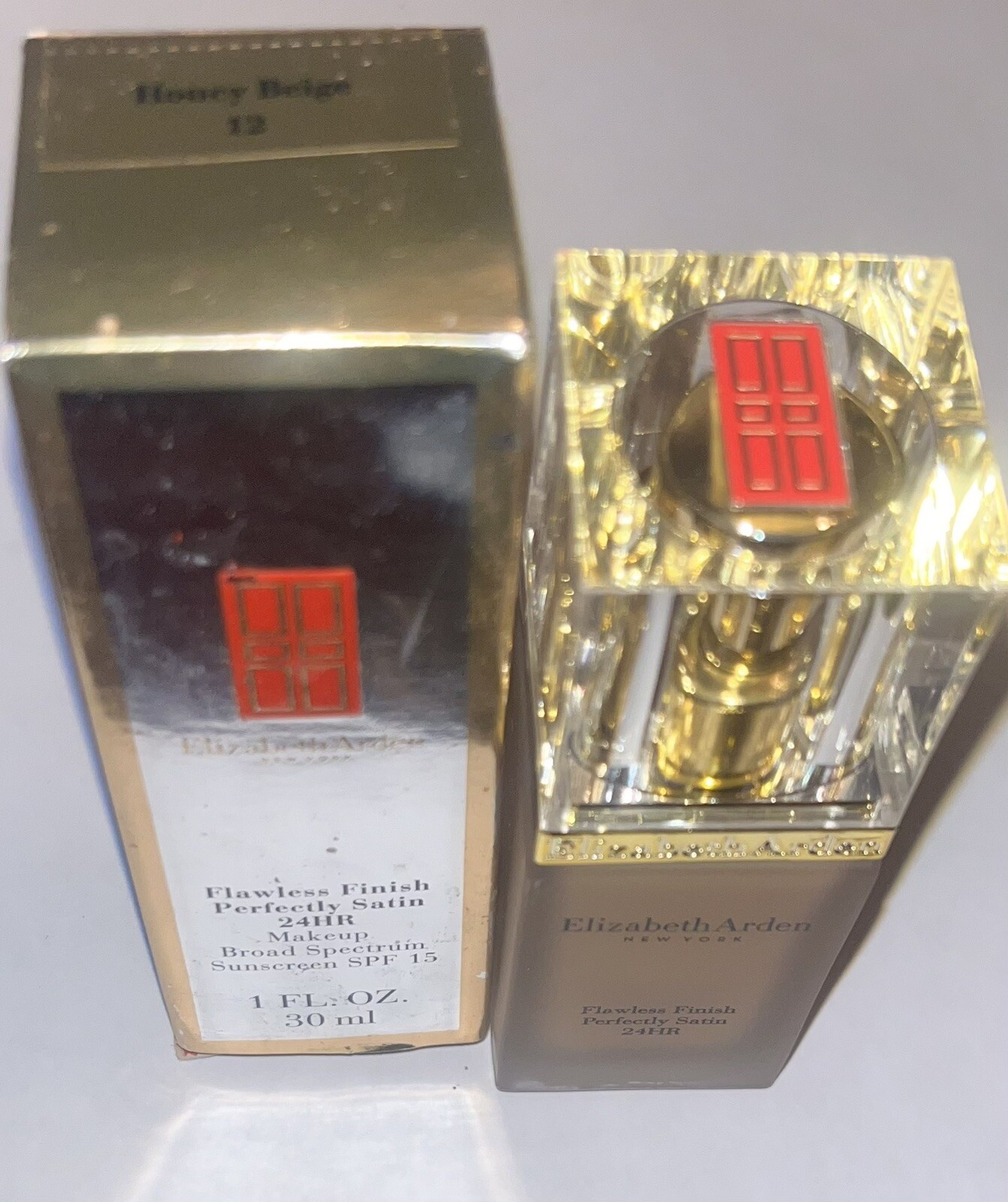 ELIZABETH ARDEN ~ FLAWLESS FINISH PERFECTLY SATIN 24 HR MAKEUP ~# 12 HONEY BEIGE