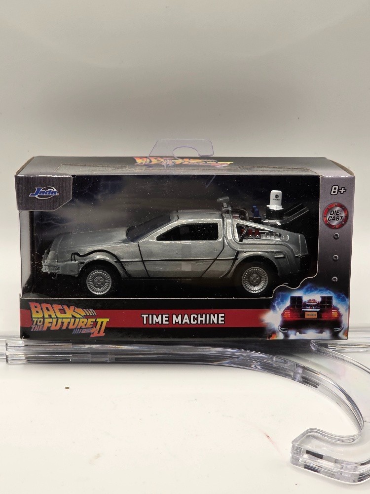 JADA BACK TO THE FUTURE ll TIME MACHINE DIE-CAST 1:32 SCALE