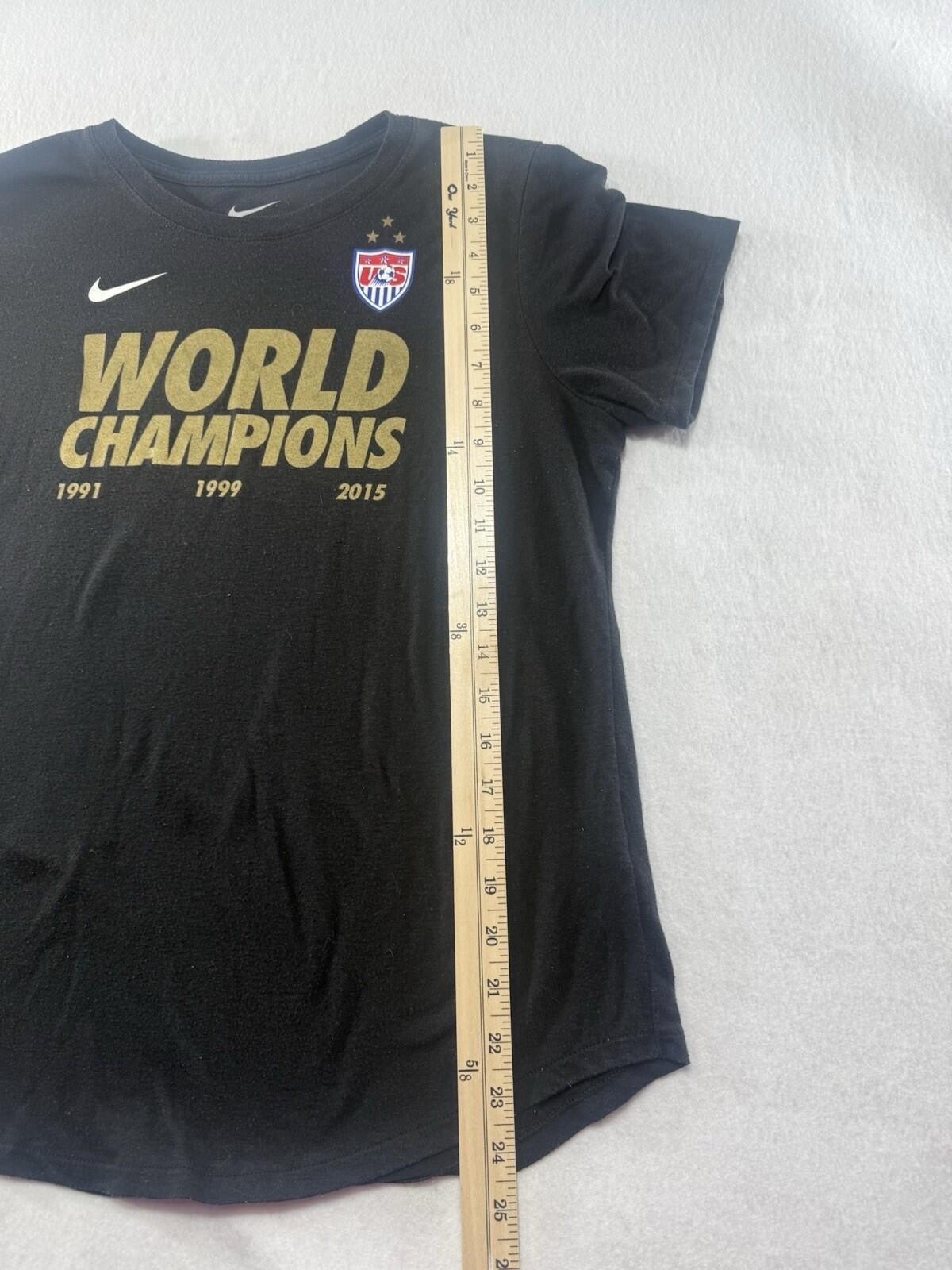 Nike US Women’s Soccer 2015 World Champions Dri Fit T-Shirt Athletic Cut Size L